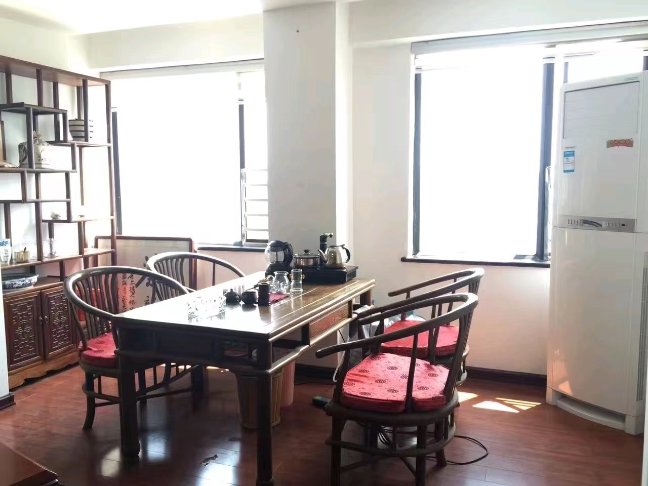 龙泰上品  3室2厅2卫   1600.00元/月室内图