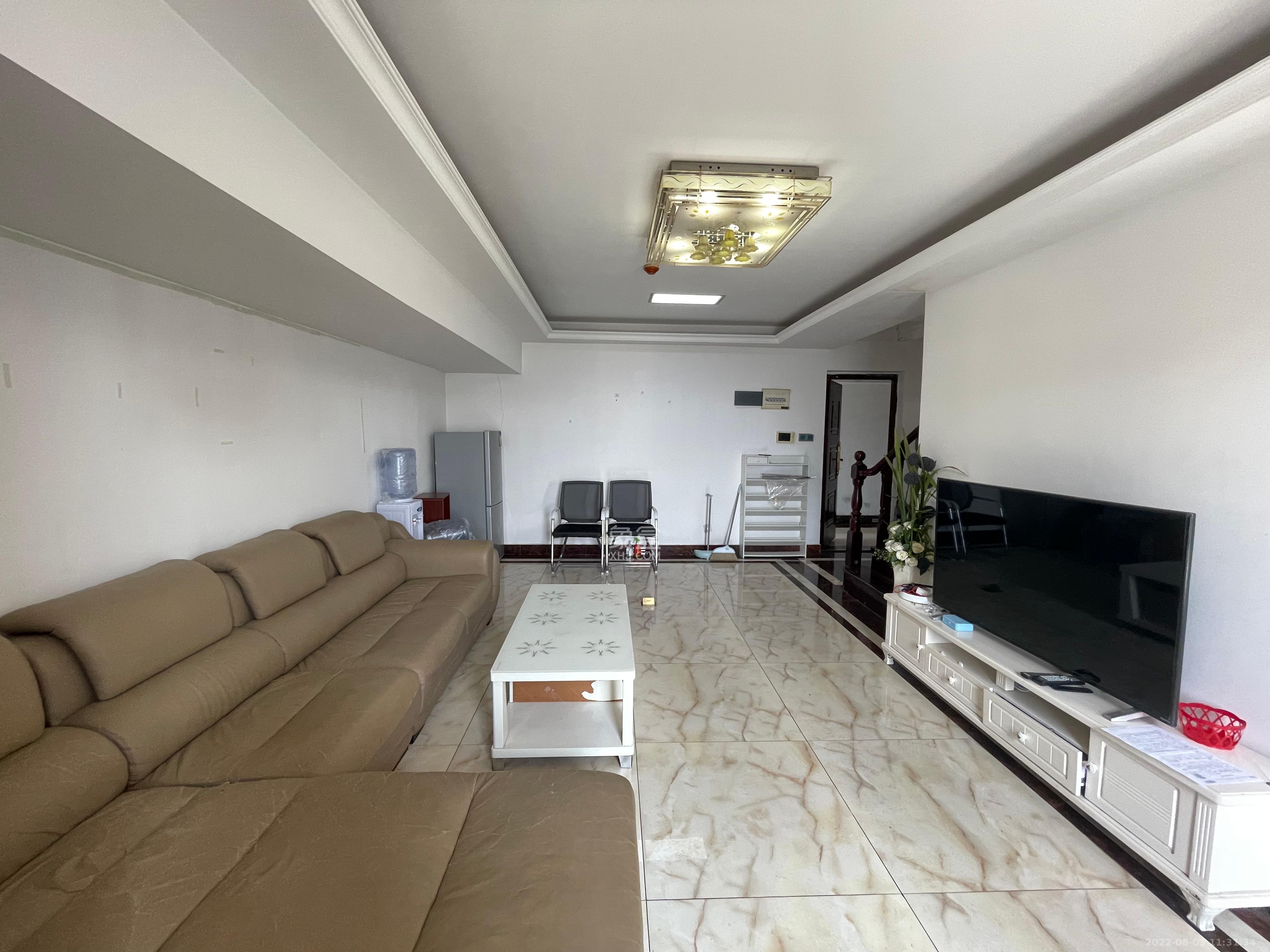 金色loft（鑫秋大厦）  3室2厅2卫   2500.00元/月室内图
