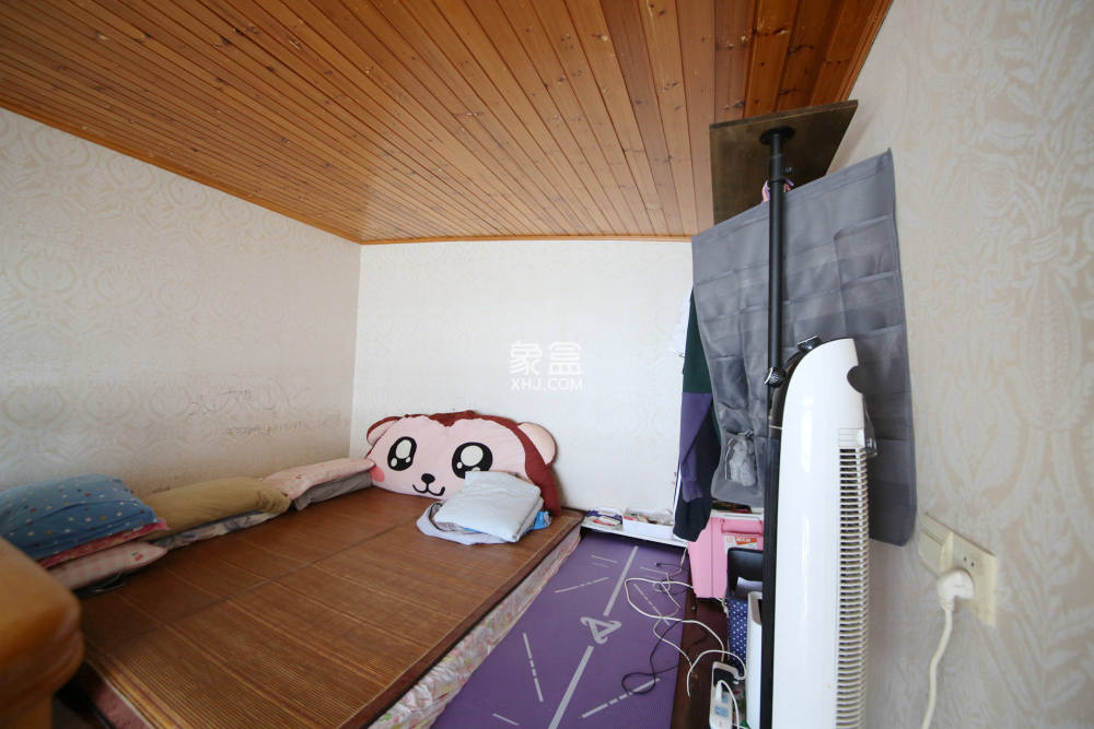 西街花园  5室2厅2卫    238.0万其他