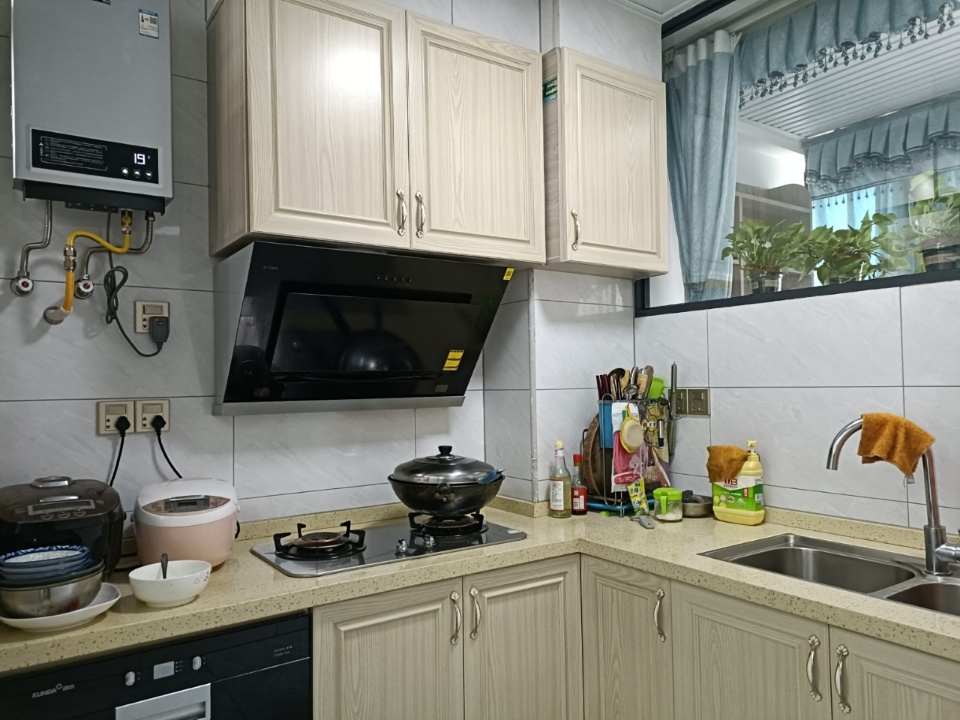 加州阳光小区(吉星阳光) 3室2厅1卫 68.8万 加州阳光小区(吉星阳光) 3室2厅1卫 68.8万客厅