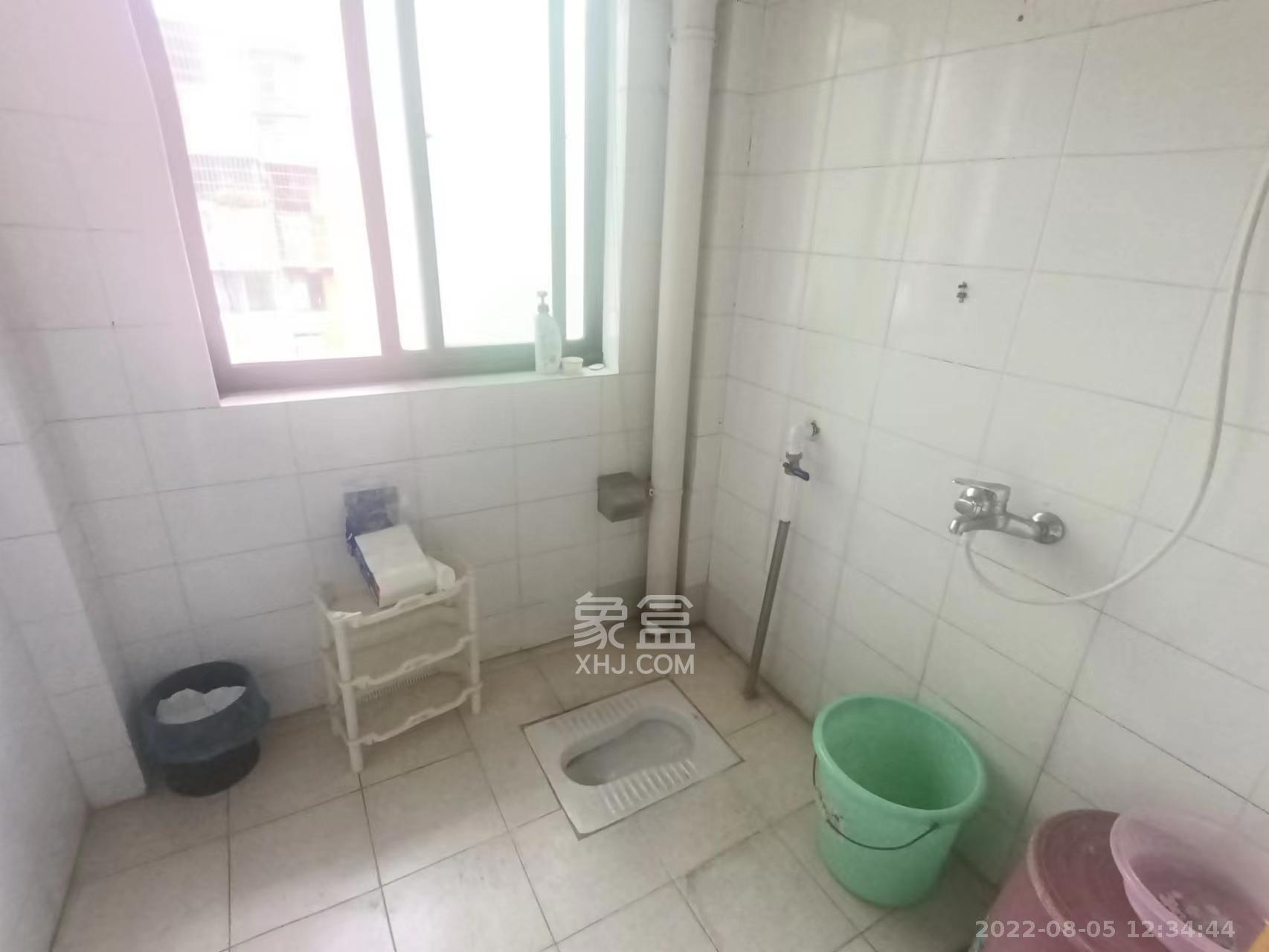 金苑商住樓  5室2廳2衛(wèi)    5000.0元/月室內(nèi)圖