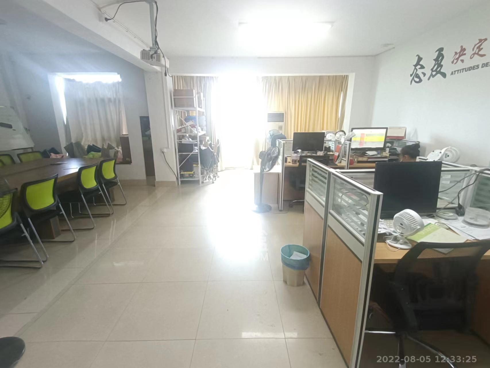 金苑商住楼 5室2厅2卫 5000.0元/月 金苑商住楼 5室2厅2卫 5000.0元/月室内图