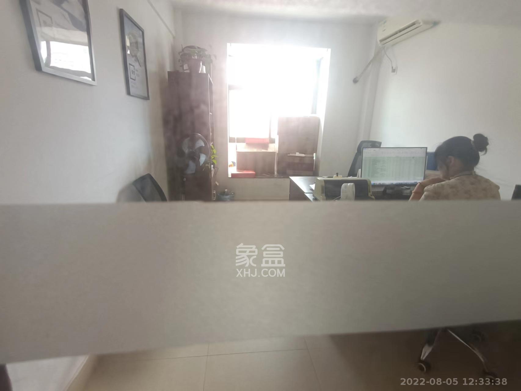 金苑商住楼 5室2厅2卫 5000.0元/月 金苑商住楼 5室2厅2卫 5000.0元/月室内图