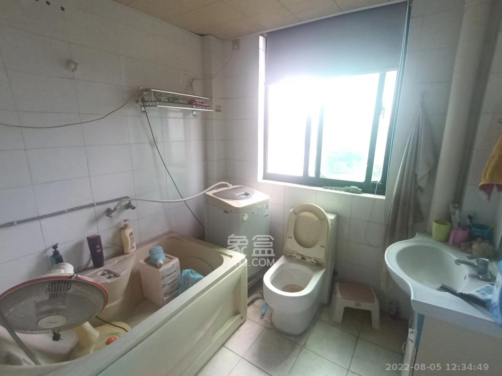 金苑商住楼 5室2厅2卫 5000.0元/月 金苑商住楼 5室2厅2卫 5000.0元/月室内图