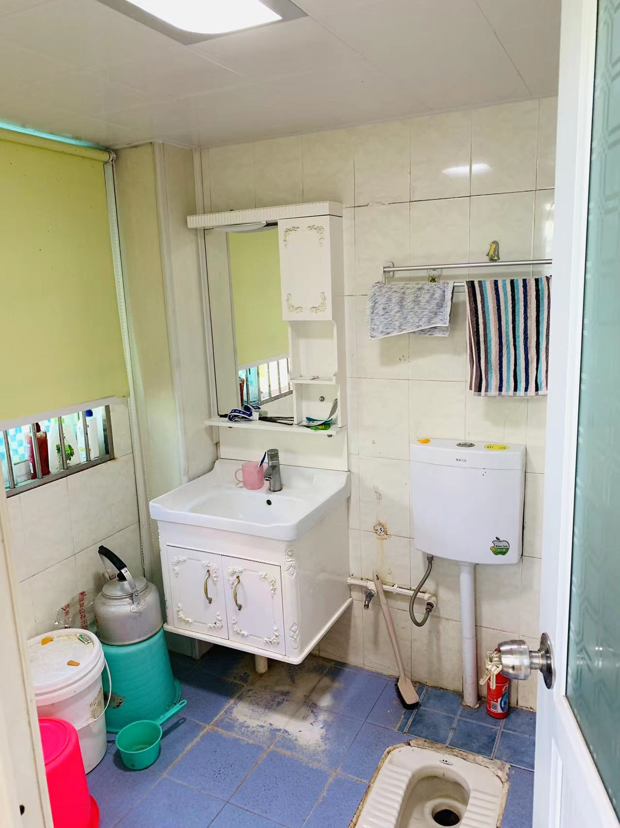 芷兰居  4室2厅2卫   2200.00元/月室内图