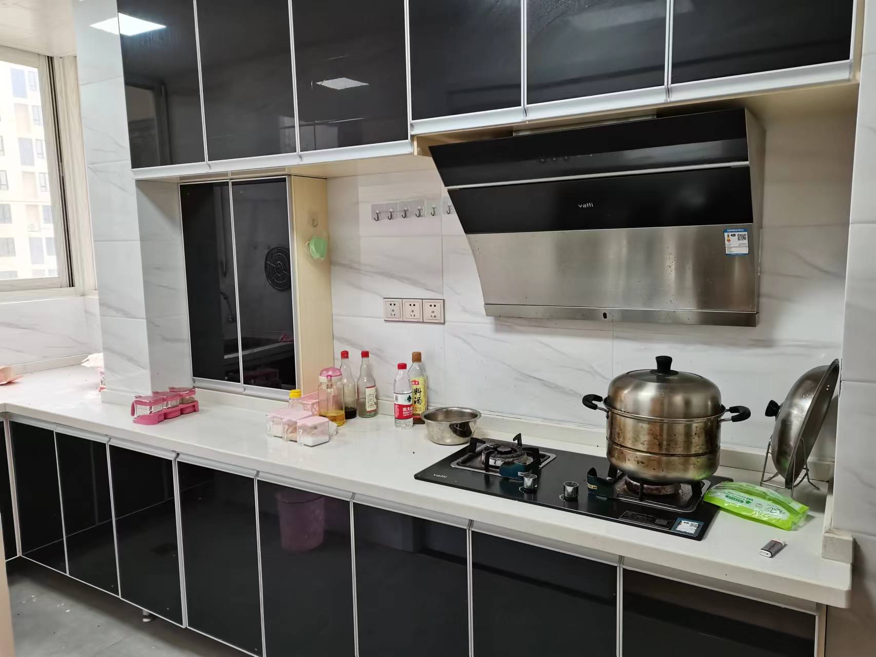 美的林城时代  4室2厅1卫   4500.00元/月室内图