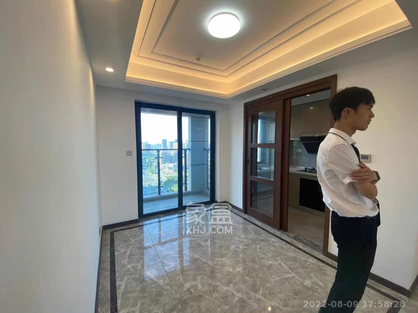 绿地长沙城际空间站(绿地新里佳苑) 4室2厅2卫 3700.0元/月 绿地长沙城际空间站(绿地新里佳苑) 4室2厅2卫 3700.0元/月室内图