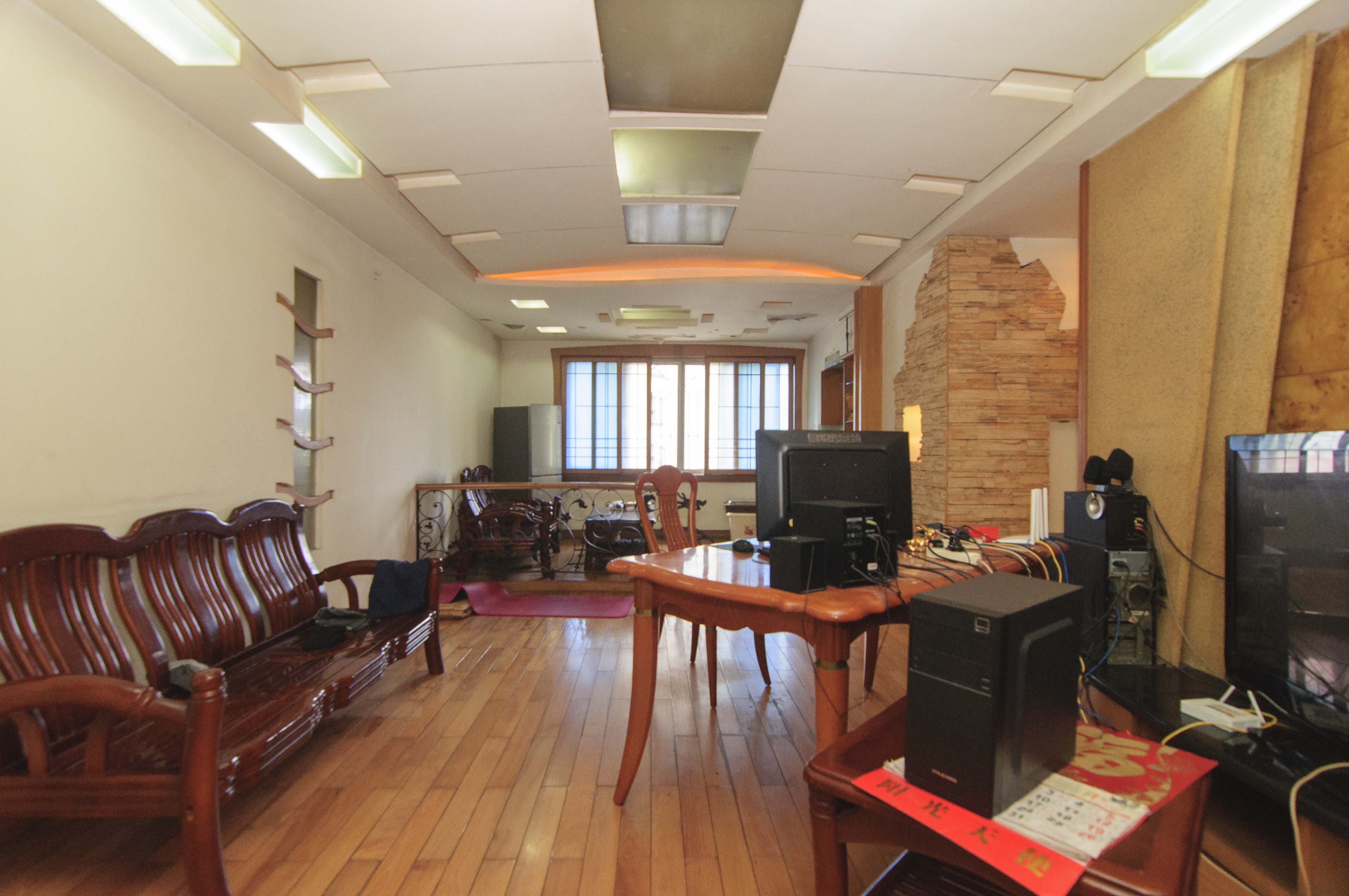 湖南第六工程有限公司机关小区（六公司机关大院）  3室2厅2卫   120.00万客厅