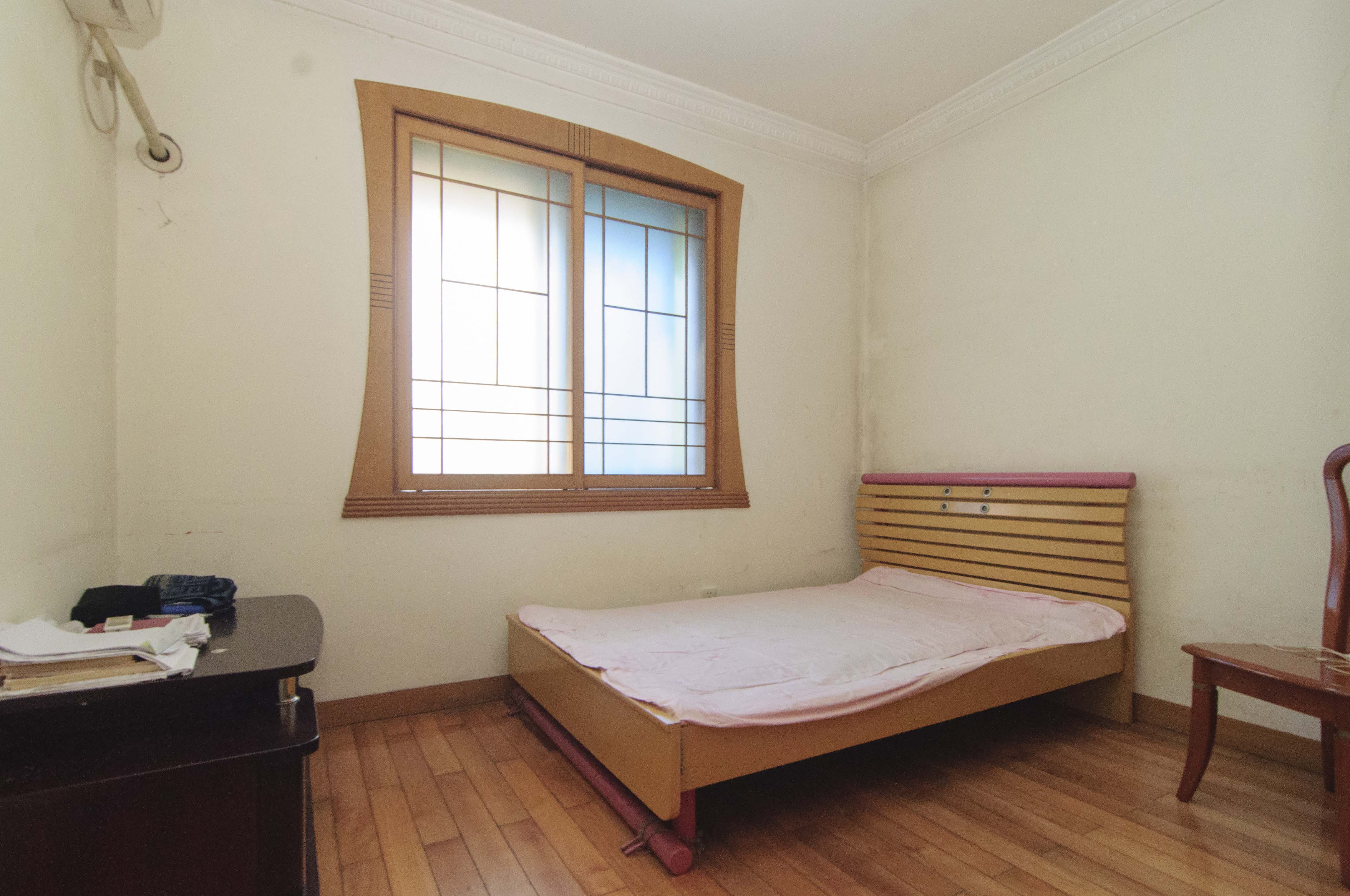 湖南第六工程有限公司机关小区（六公司机关大院）  3室2厅2卫   120.00万卧室