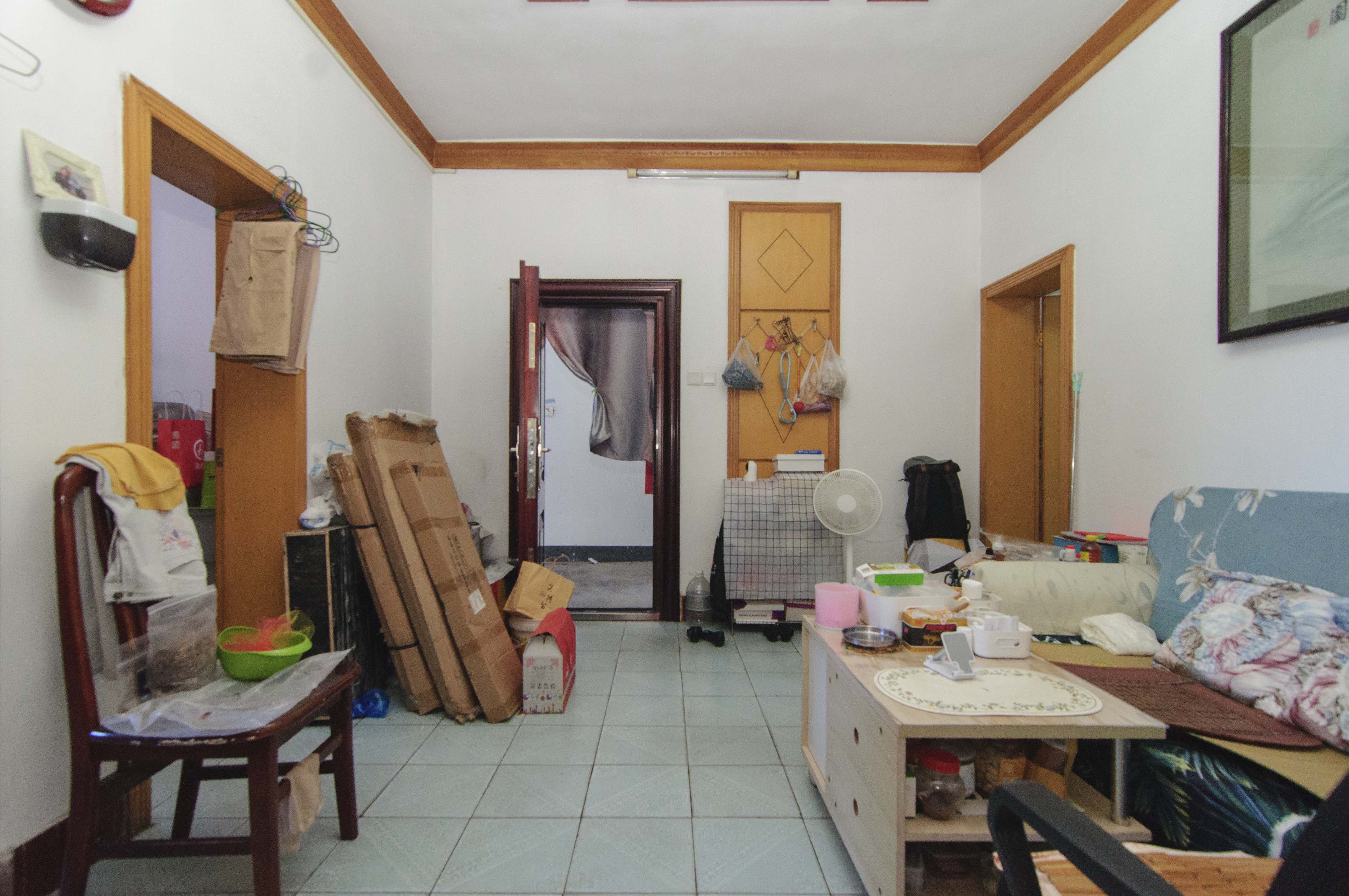 东瓜山一村送变电小区  2室1厅1卫   56.60万客厅