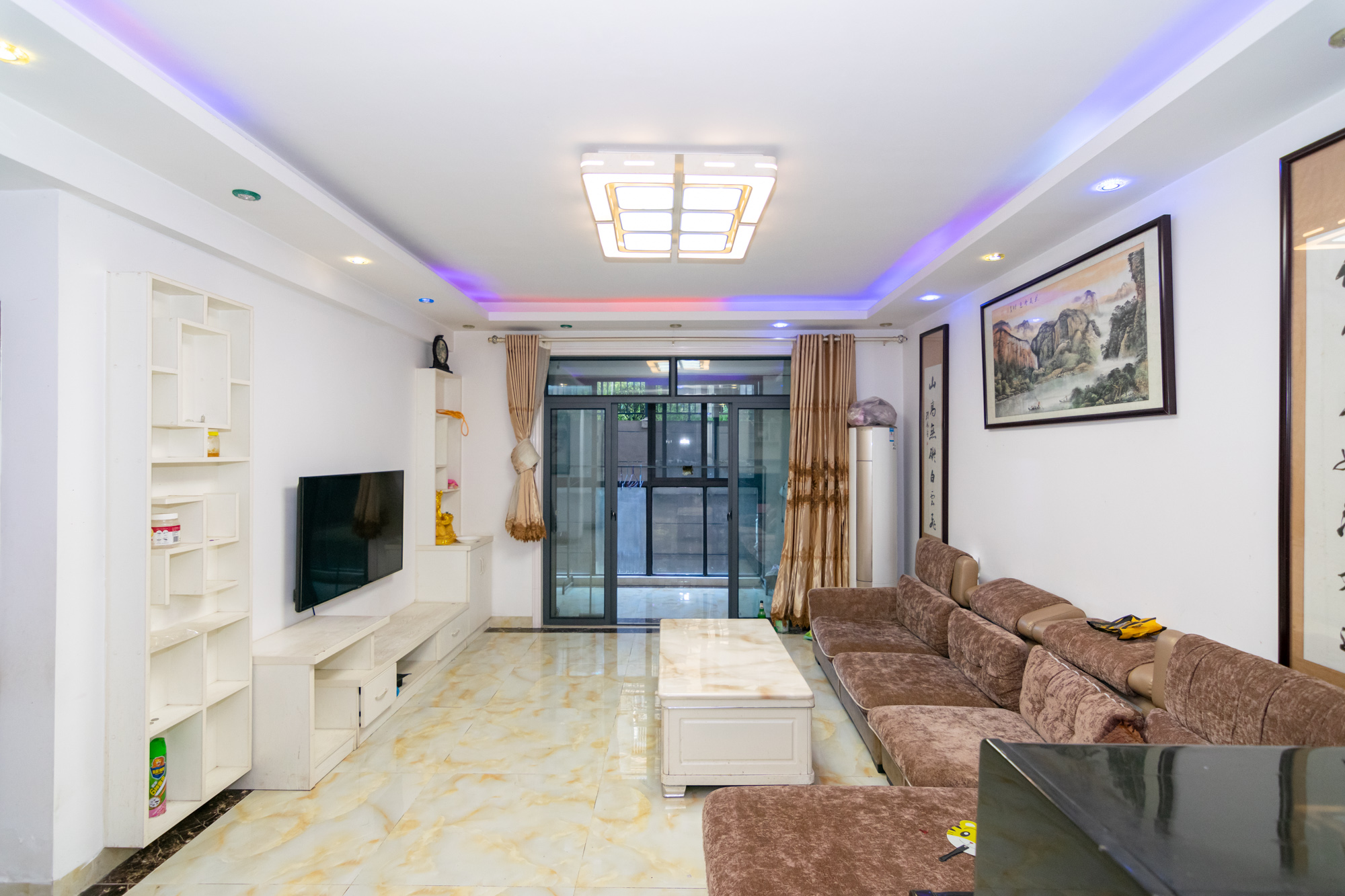 澳海月亮湾 4室2厅2卫 138.0万 澳海月亮湾 4室2厅2卫 138.0万客厅