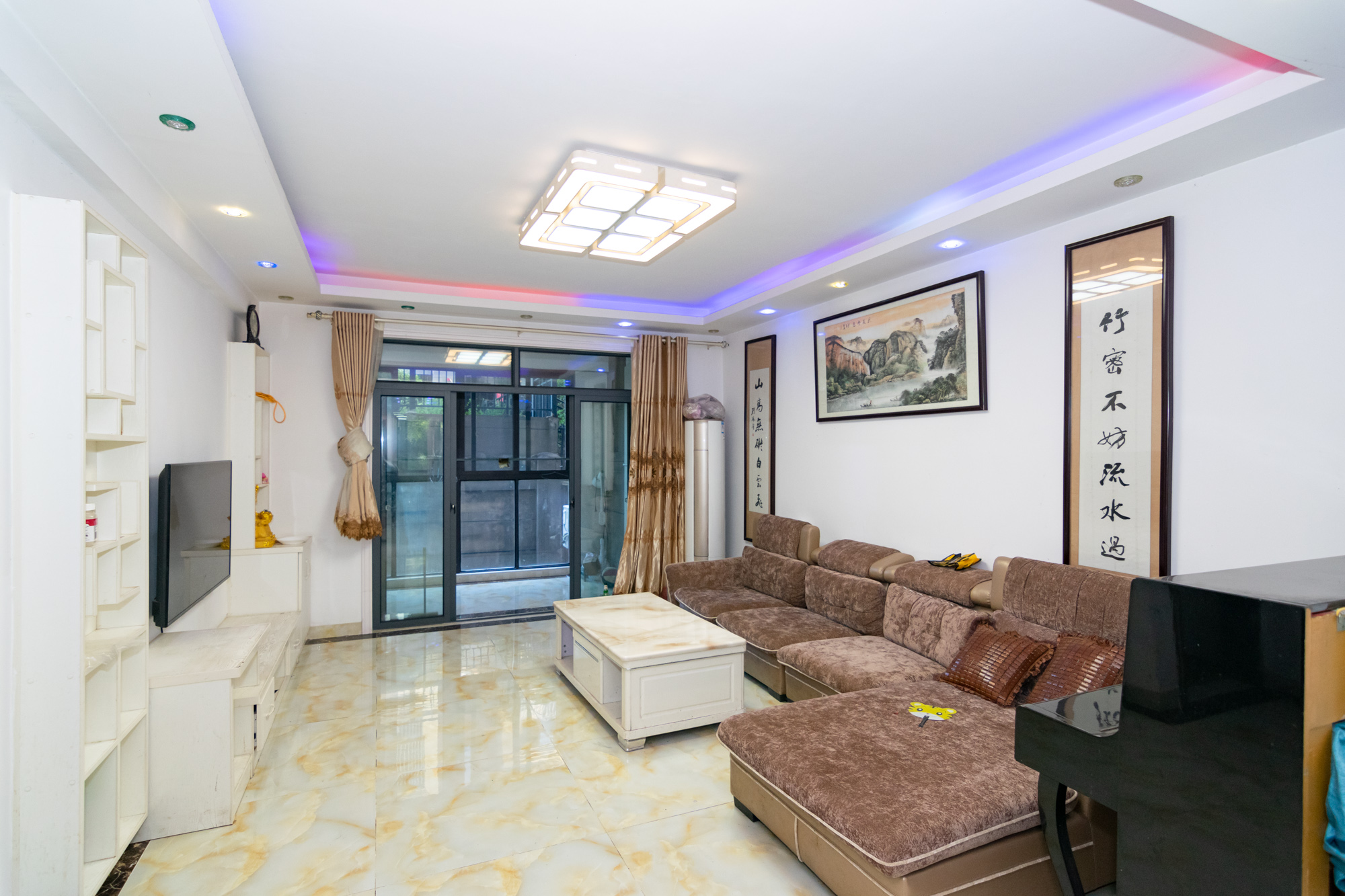 澳海月亮湾 4室2厅2卫 138.0万 澳海月亮湾 4室2厅2卫 138.0万客厅