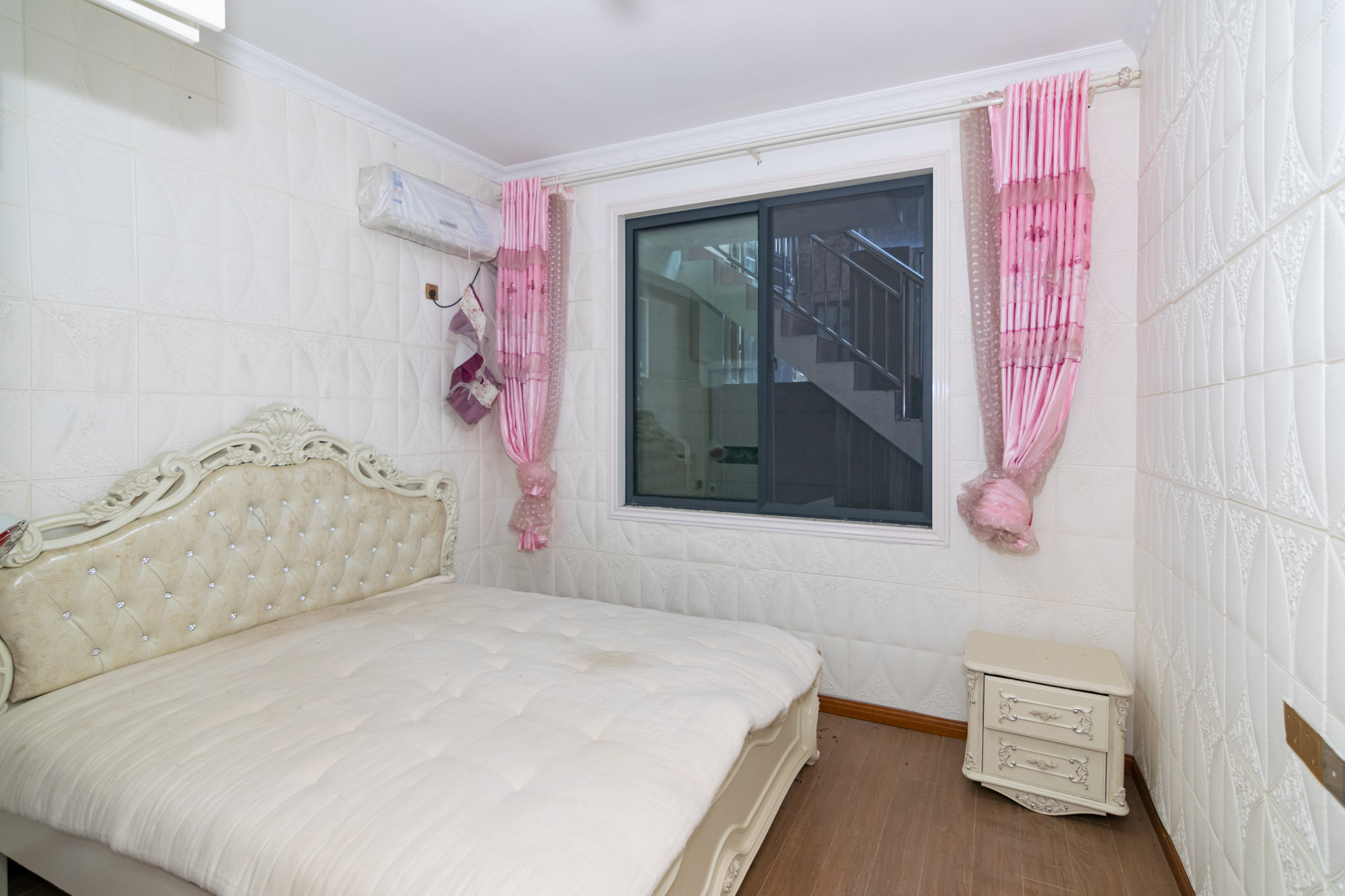 澳海月亮湾 4室2厅2卫 138.0万 澳海月亮湾 4室2厅2卫 138.0万卧室