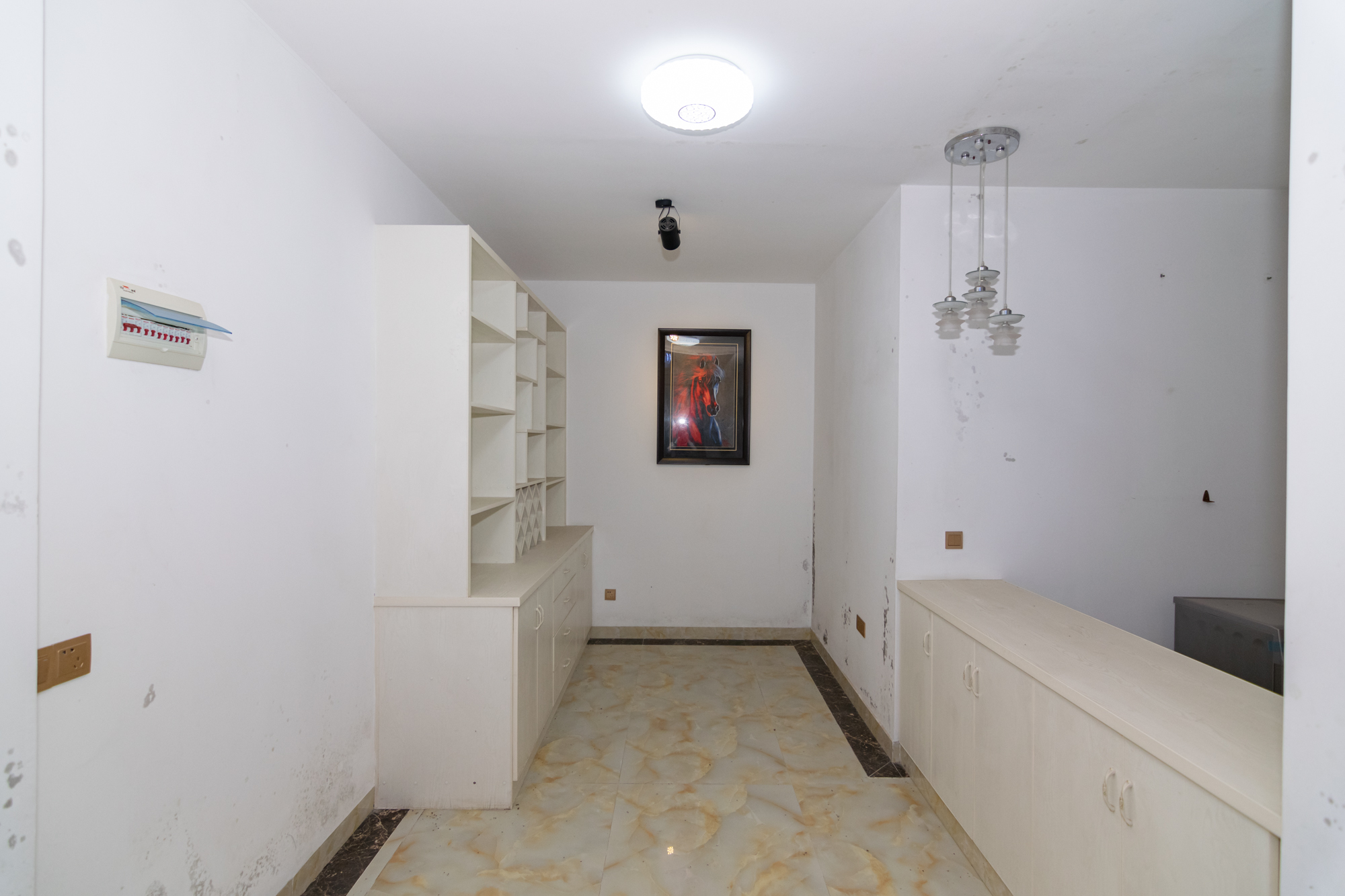 澳海月亮湾 4室2厅2卫 138.0万 澳海月亮湾 4室2厅2卫 138.0万阳台