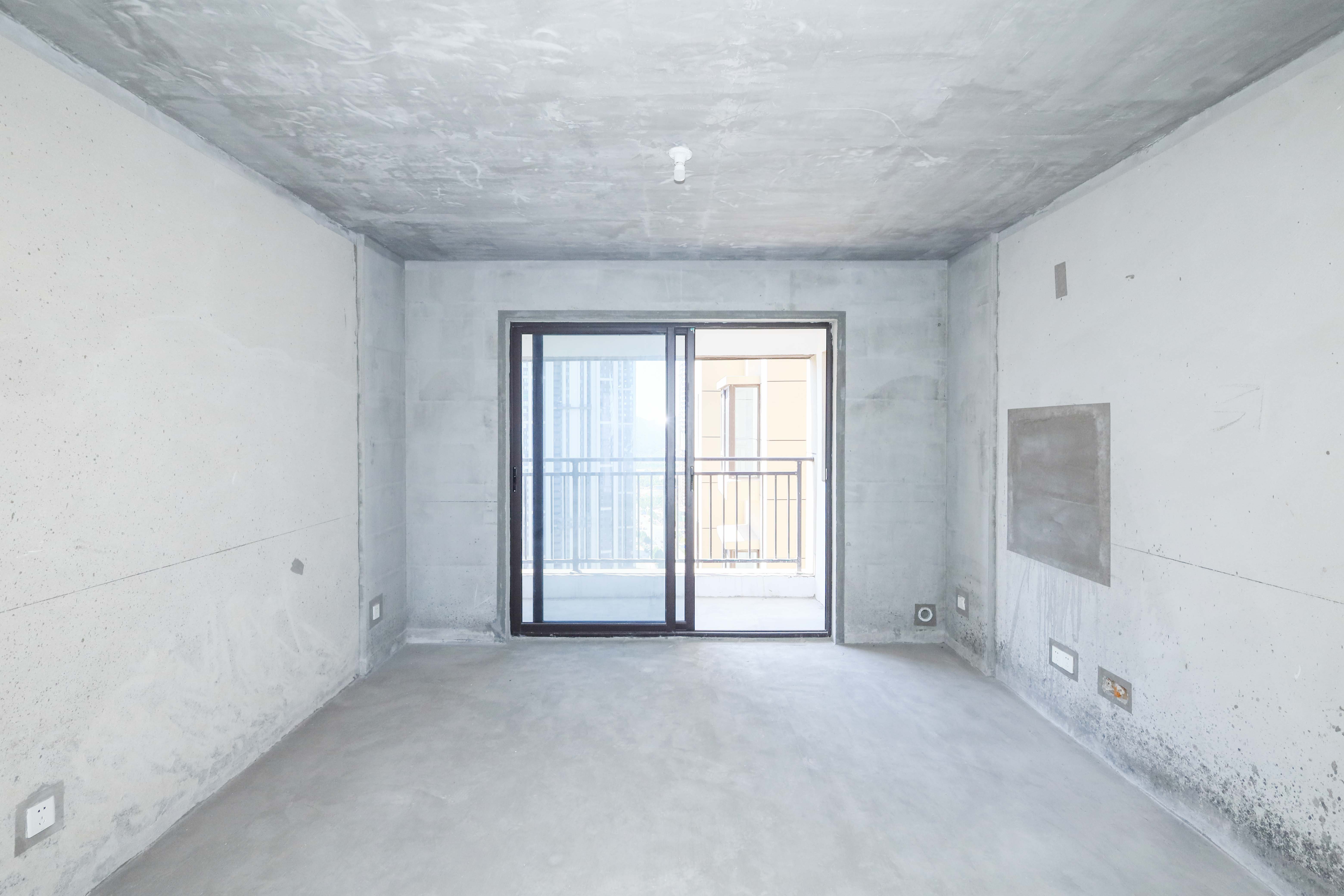 中国铁建梅溪青秀三期  4室2厅2卫   250.00万