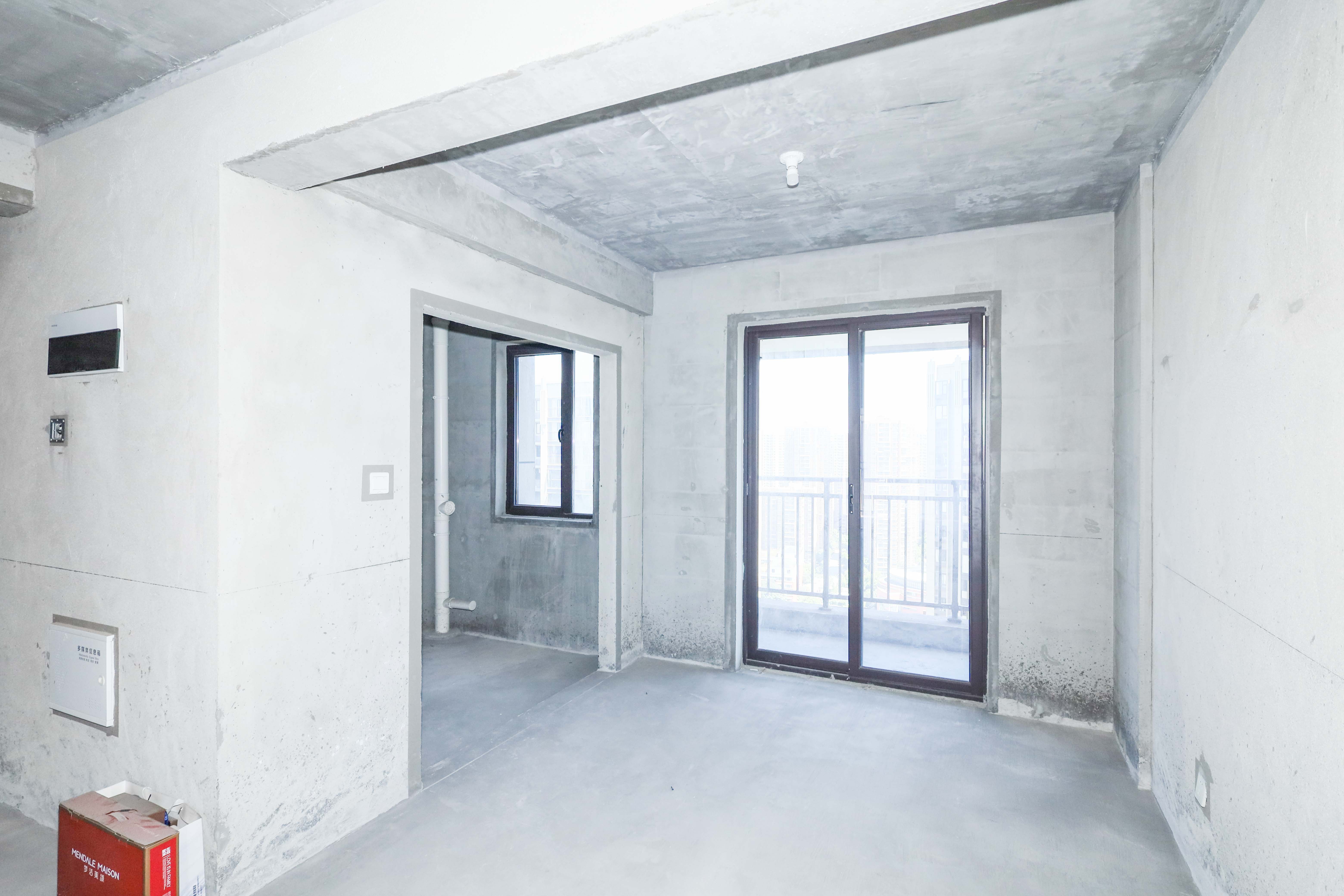 中国铁建梅溪青秀三期  4室2厅2卫   250.00万客厅