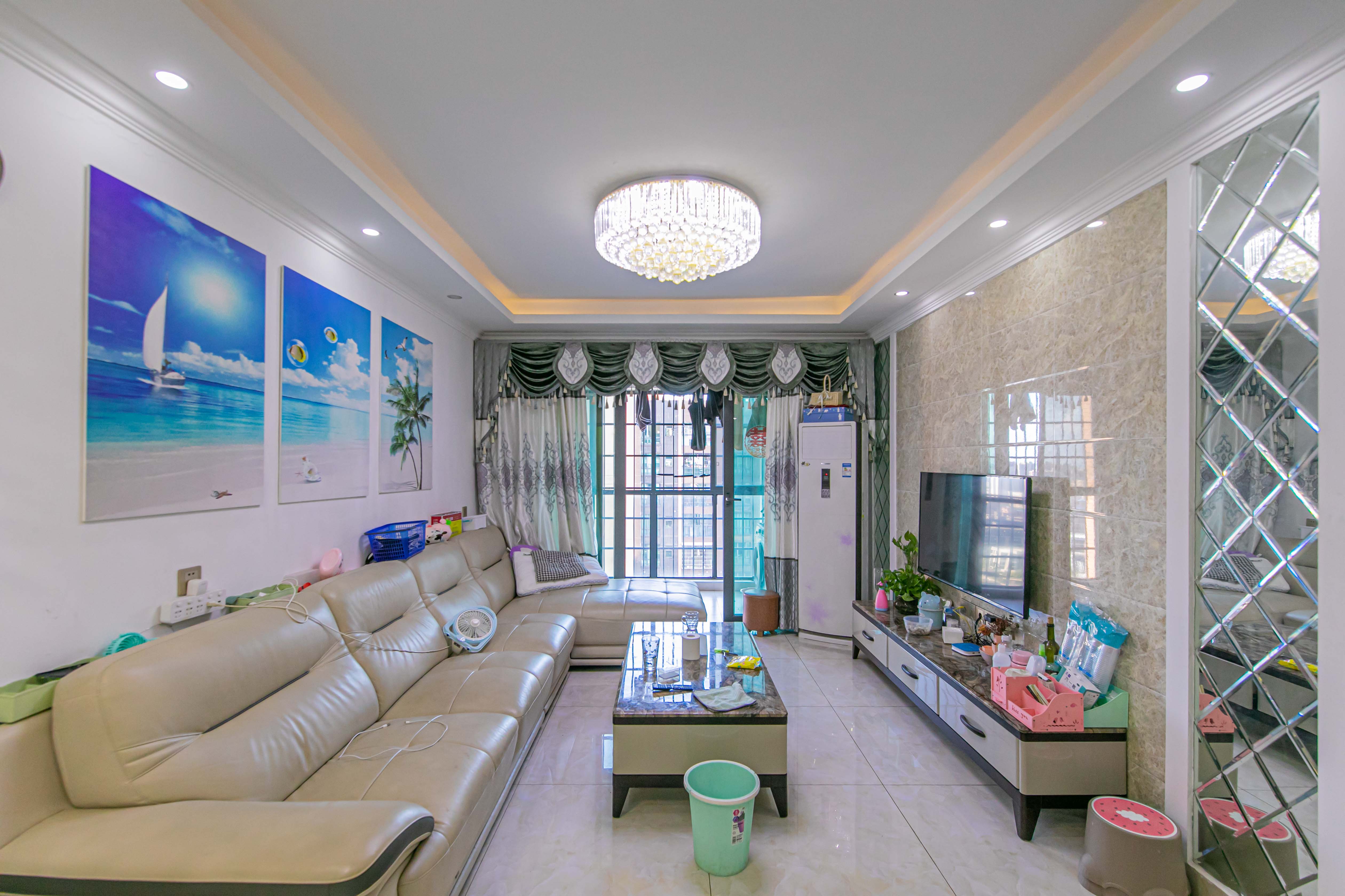 海伦春天  2室2厅1卫    66.0万客厅