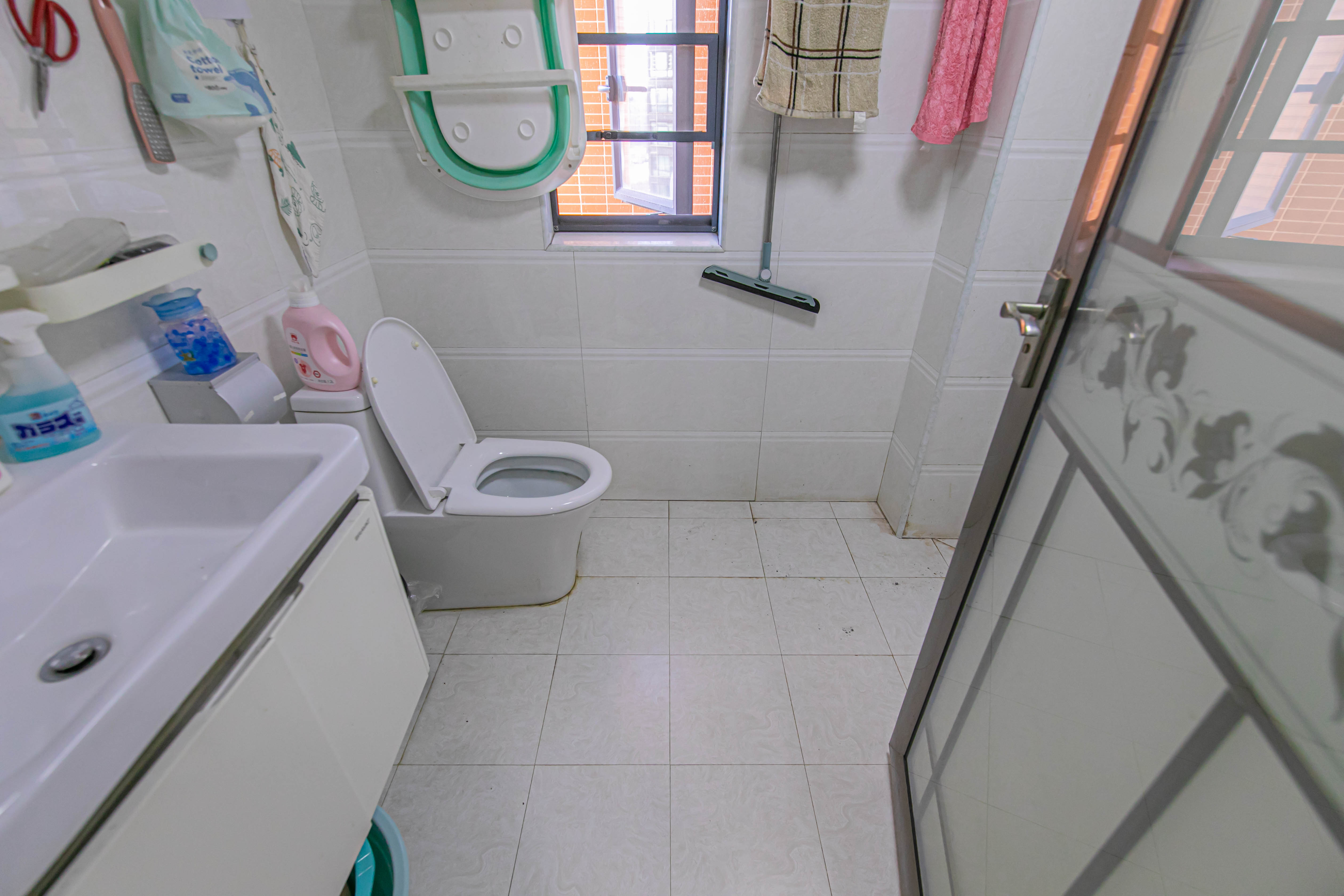 海伦春天  2室2厅1卫    66.0万卫生间