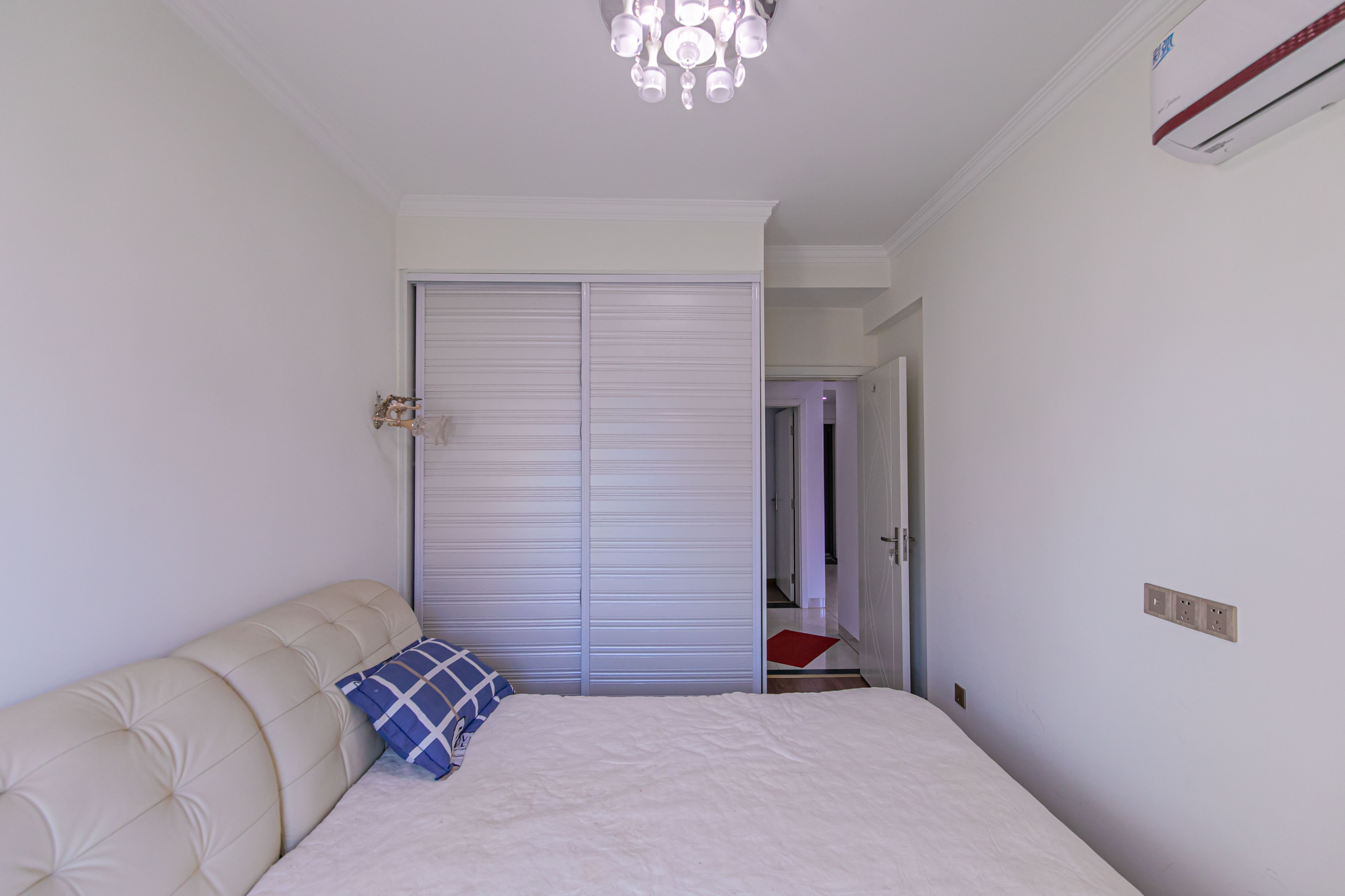 海伦春天  2室2厅1卫    66.0万卧室