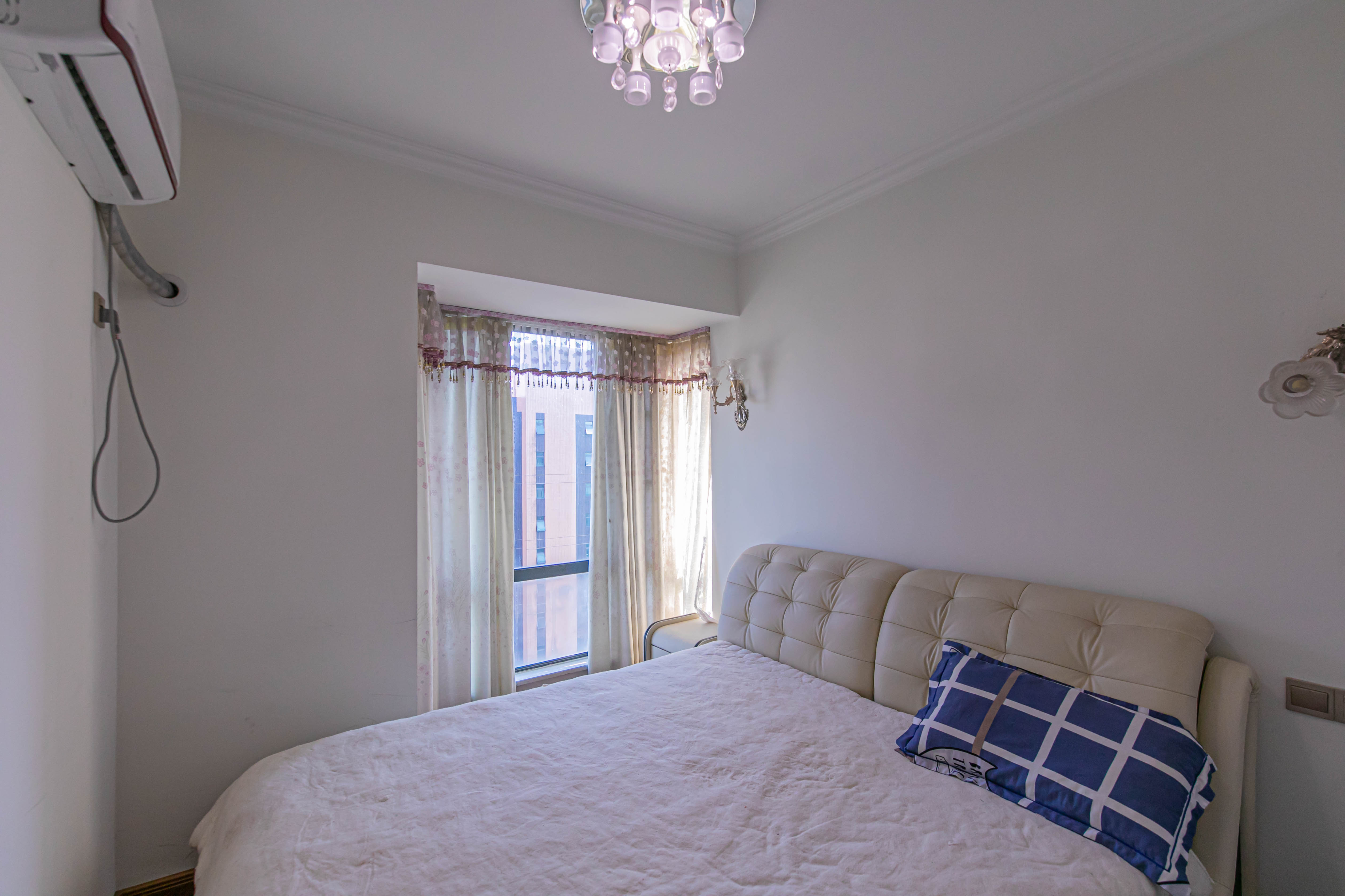 海伦春天  2室2厅1卫    66.0万卧室