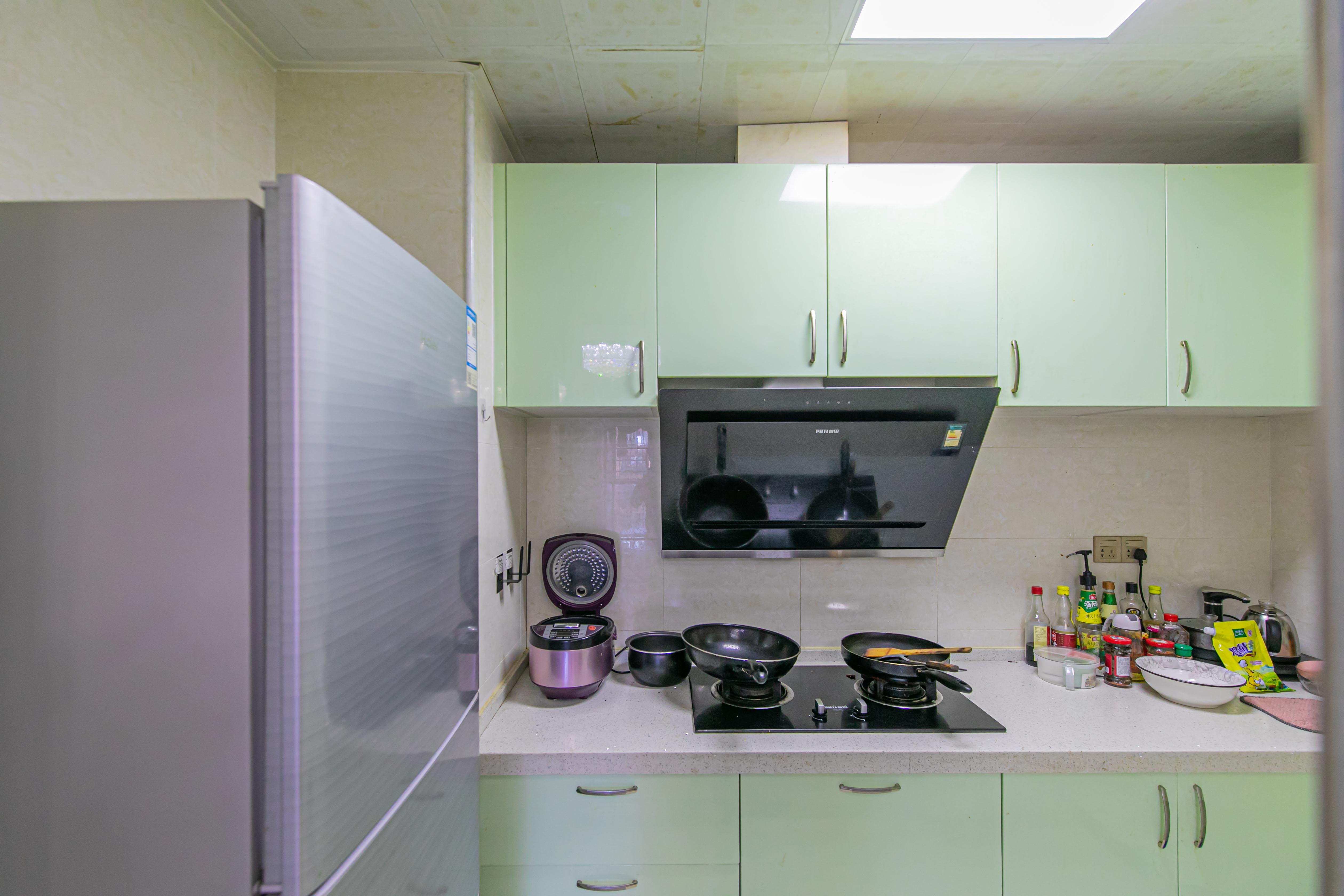 海伦春天  2室2厅1卫    66.0万厨房