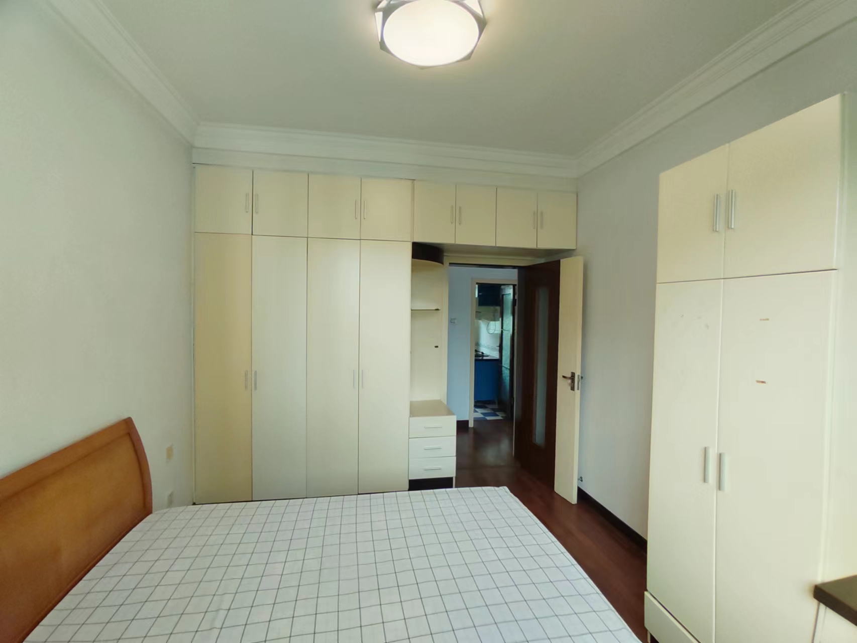 新四村 3室2厅1卫 28.0万 新四村 3室2厅1卫 28.0万客厅