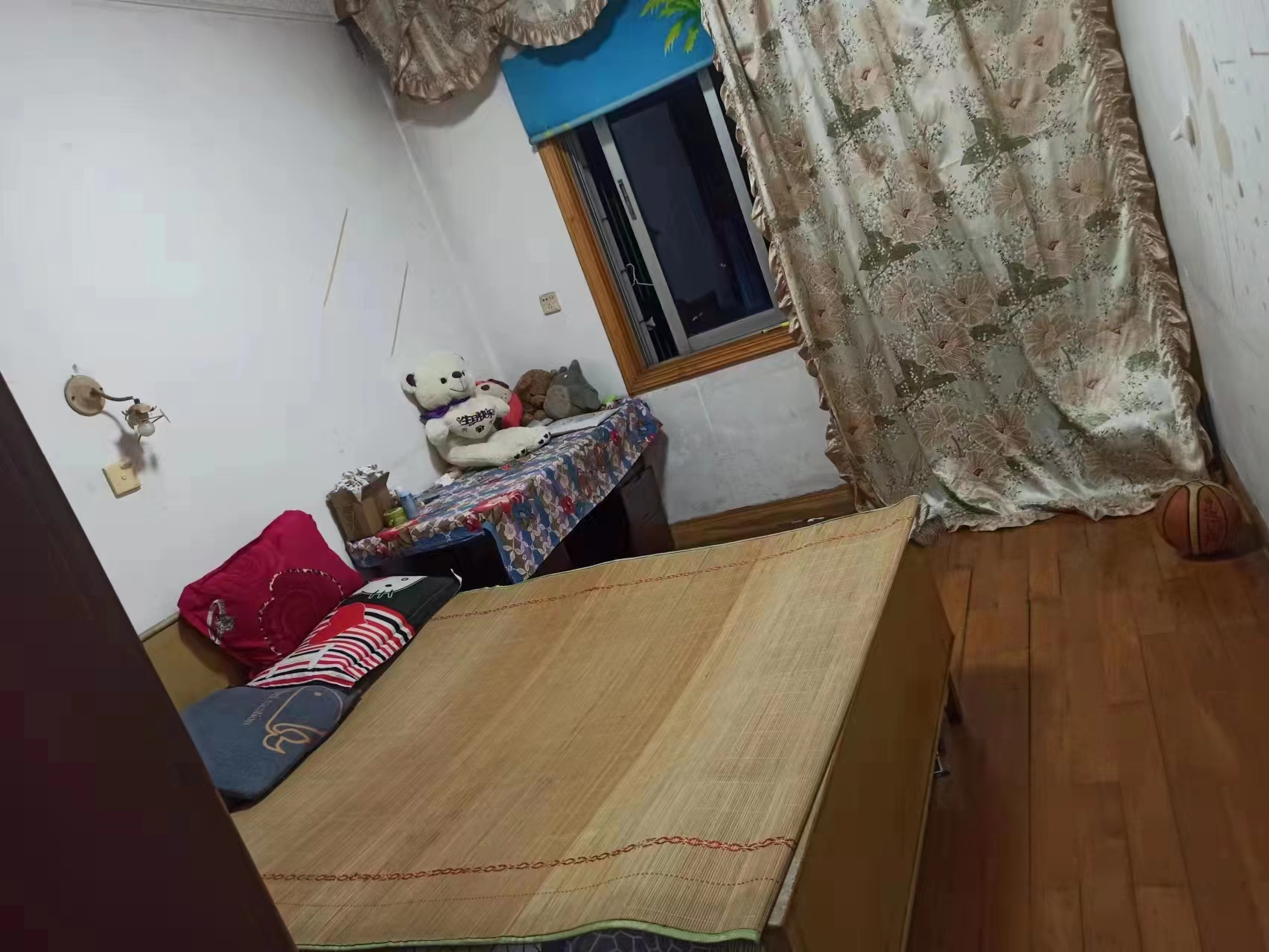 银馨家园(贺家土电厂生活区)  2室1厅1卫    26.8万 银馨家园(贺家土电厂生活区)  2室1厅1卫    26.8万室内图