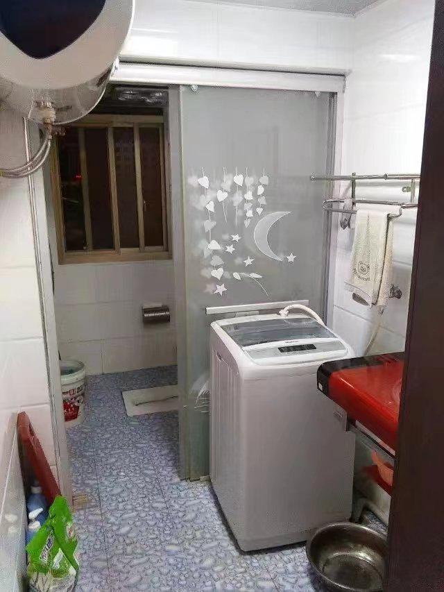 东方豪苑  3室2厅2卫   1900.00元/月室内图