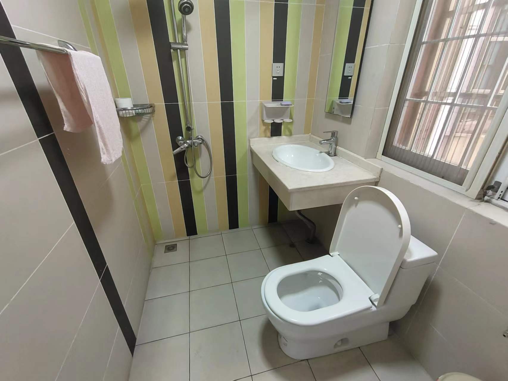 碧玉花园别墅 4室2厅3卫 136.0万 碧玉花园别墅 4室2厅3卫 136.0万室内图