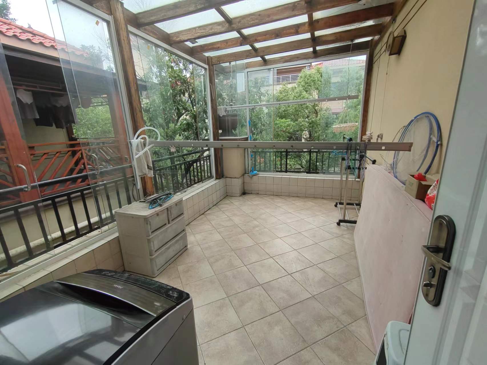 碧玉花园别墅 4室2厅3卫 136.0万 碧玉花园别墅 4室2厅3卫 136.0万室内图