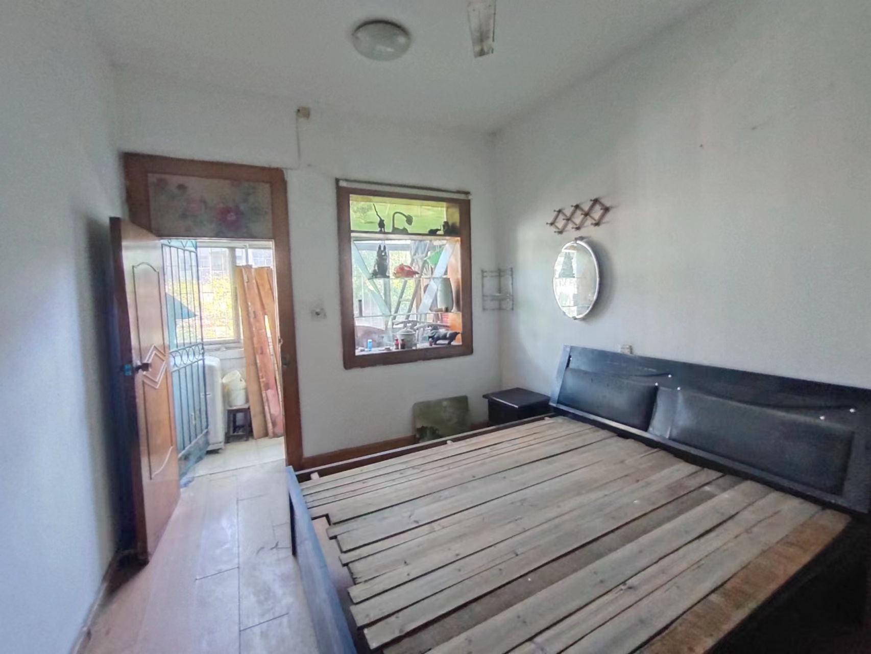 李家冲二村  2室2厅1卫    16.0万 李家冲二村  2室2厅1卫    16.0万室内图