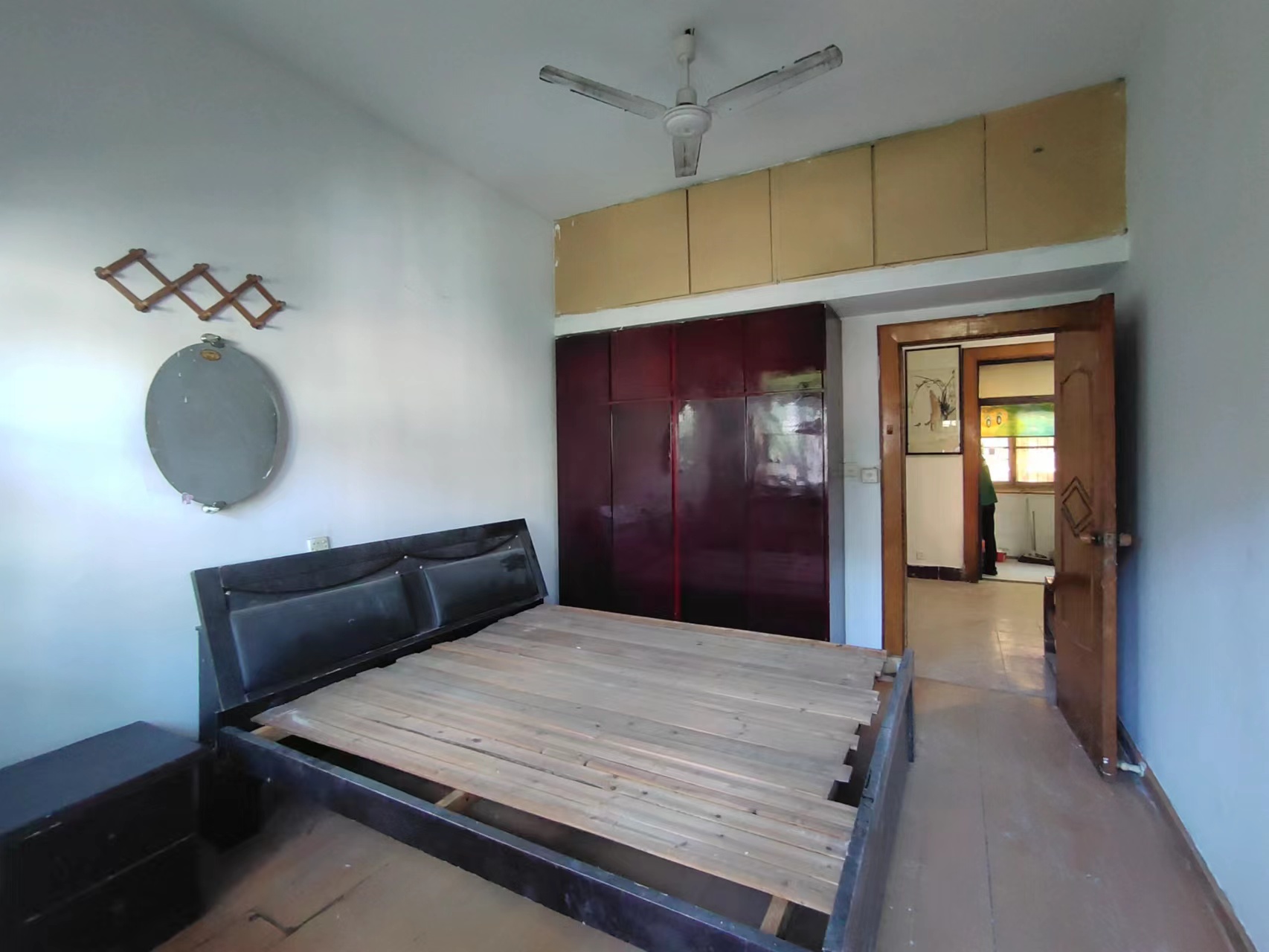 李家冲二村  2室2厅1卫    16.0万 李家冲二村  2室2厅1卫    16.0万室内图