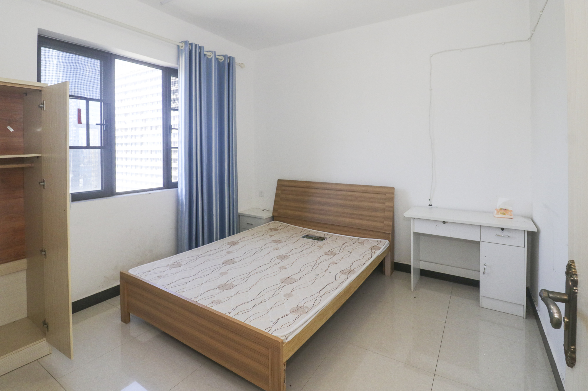 联晟大厦  3室2厅1卫   135.00万卧室