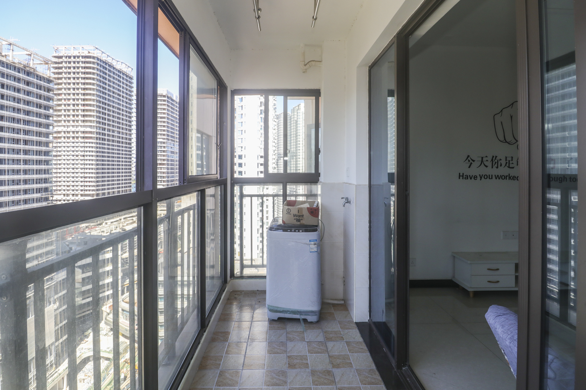 联晟大厦  3室2厅1卫   135.00万阳台