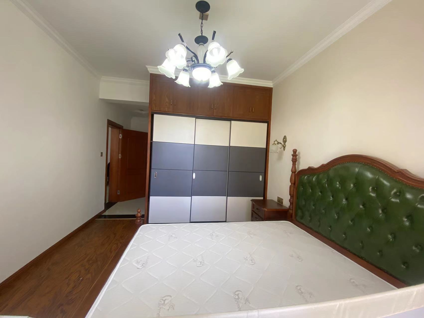 中泰财富湘江  3室2厅2卫    75.0万室内图