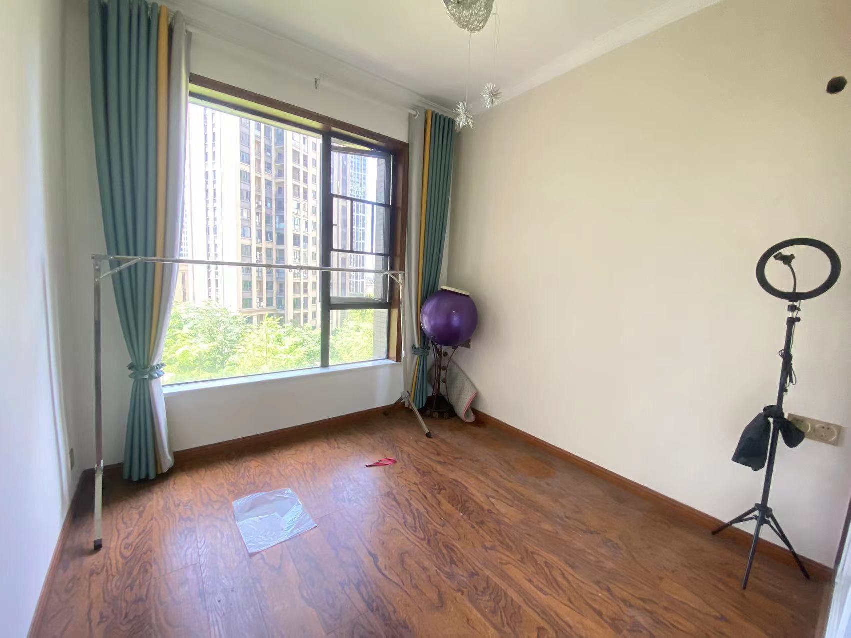 中泰财富湘江  3室2厅2卫    75.0万室内图