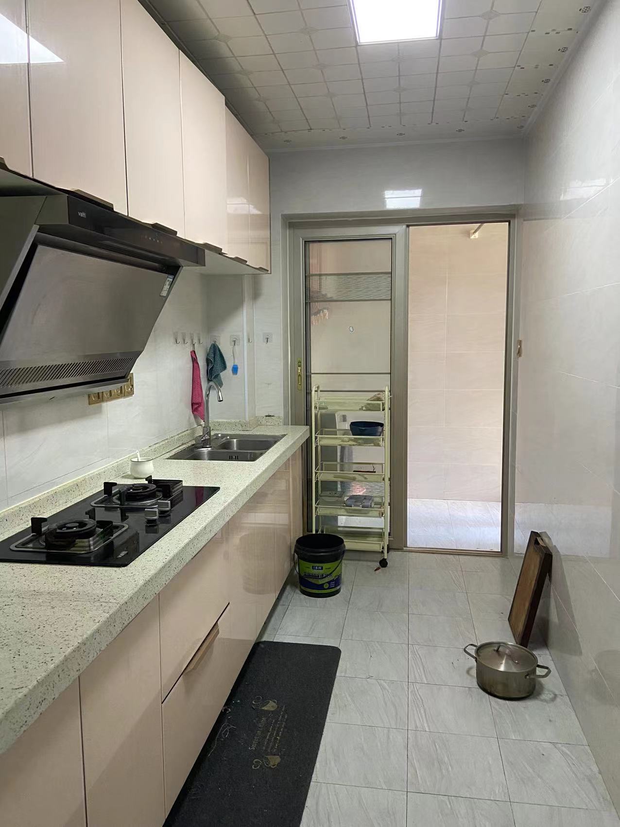 中泰财富湘江  3室2厅2卫    75.0万室内图