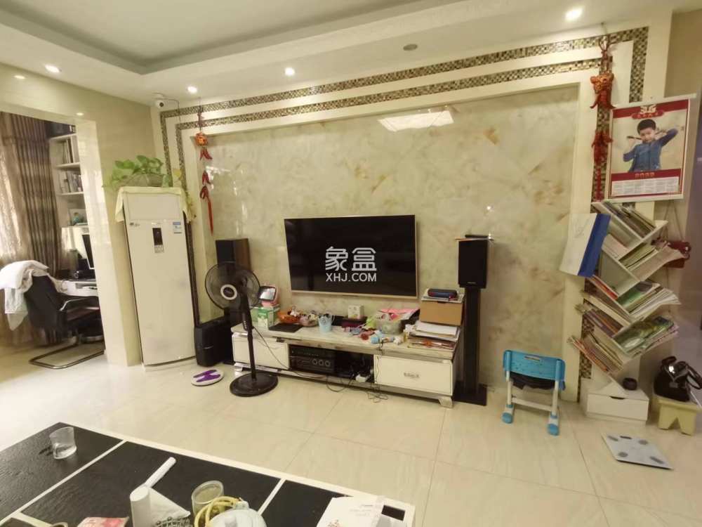 瑞丽江南（江南世家三期）  3室2厅2卫   80.00万