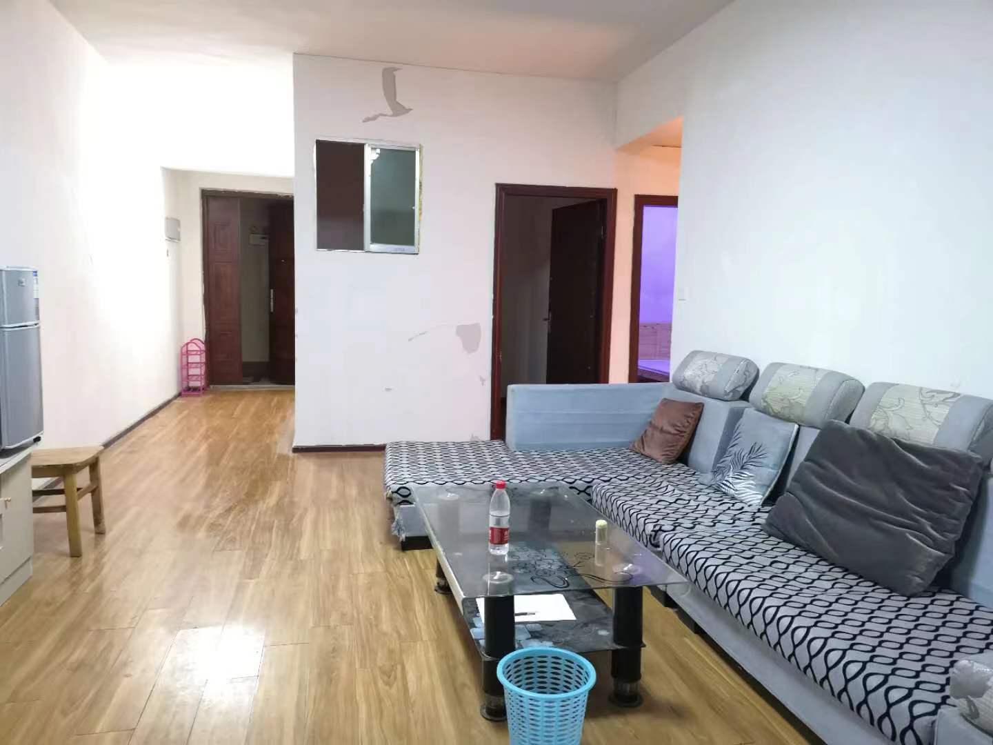 中天会展城B区  3室2厅1卫   2500.00元/月室内图