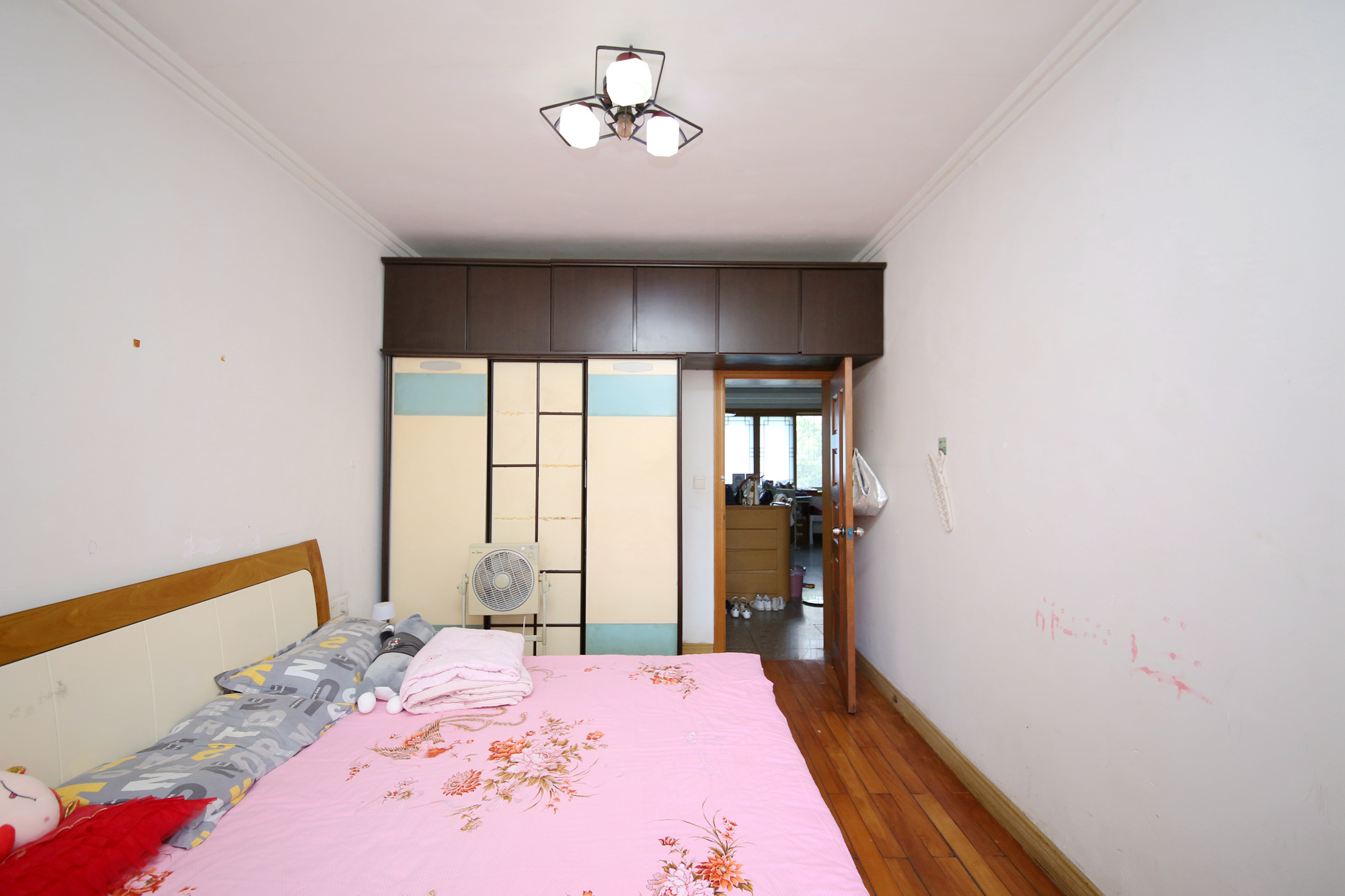 向韶村  3室2厅1卫   84.80万卧室