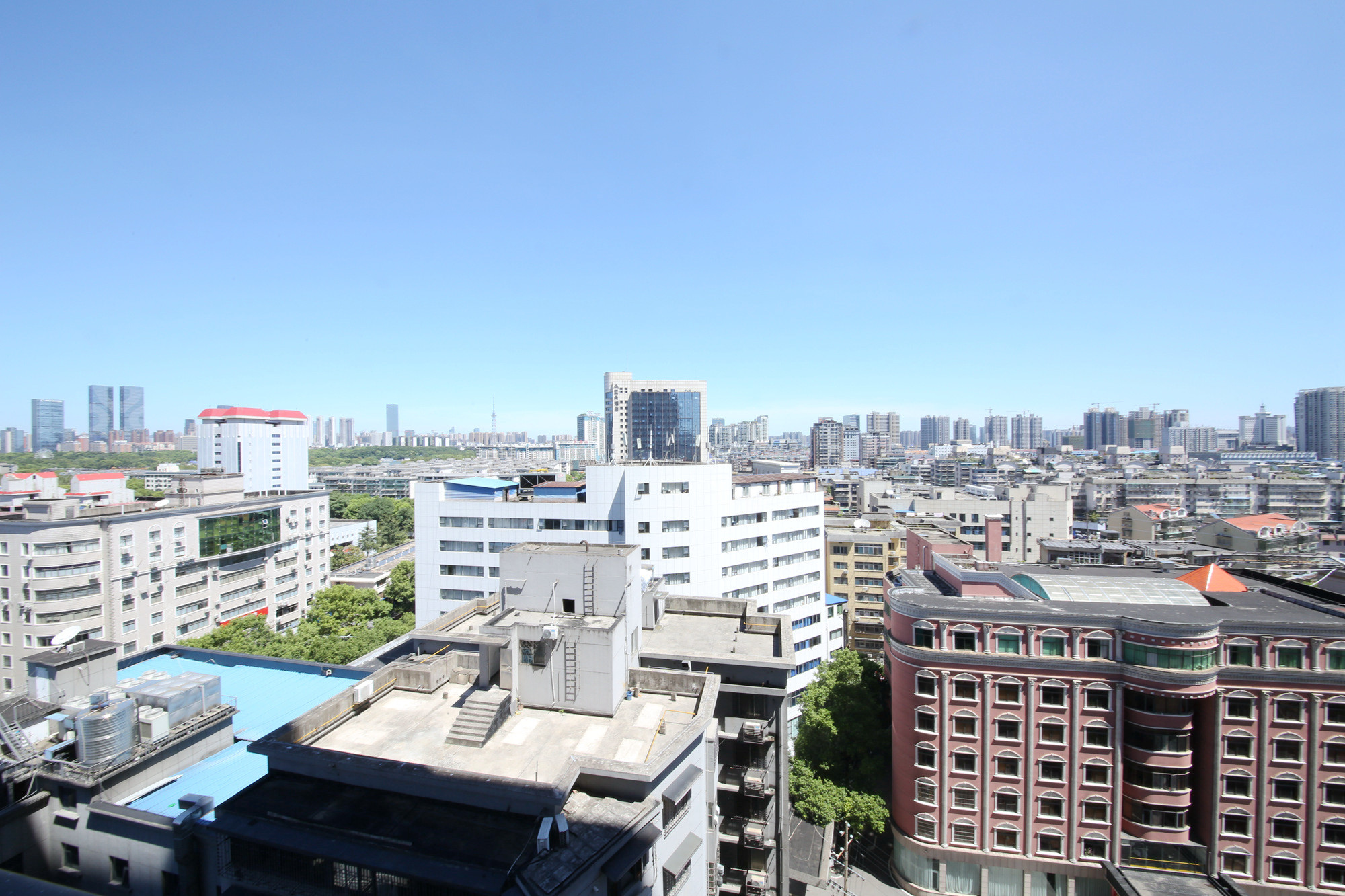 万象新天  3室2厅1卫    138.8万阳台