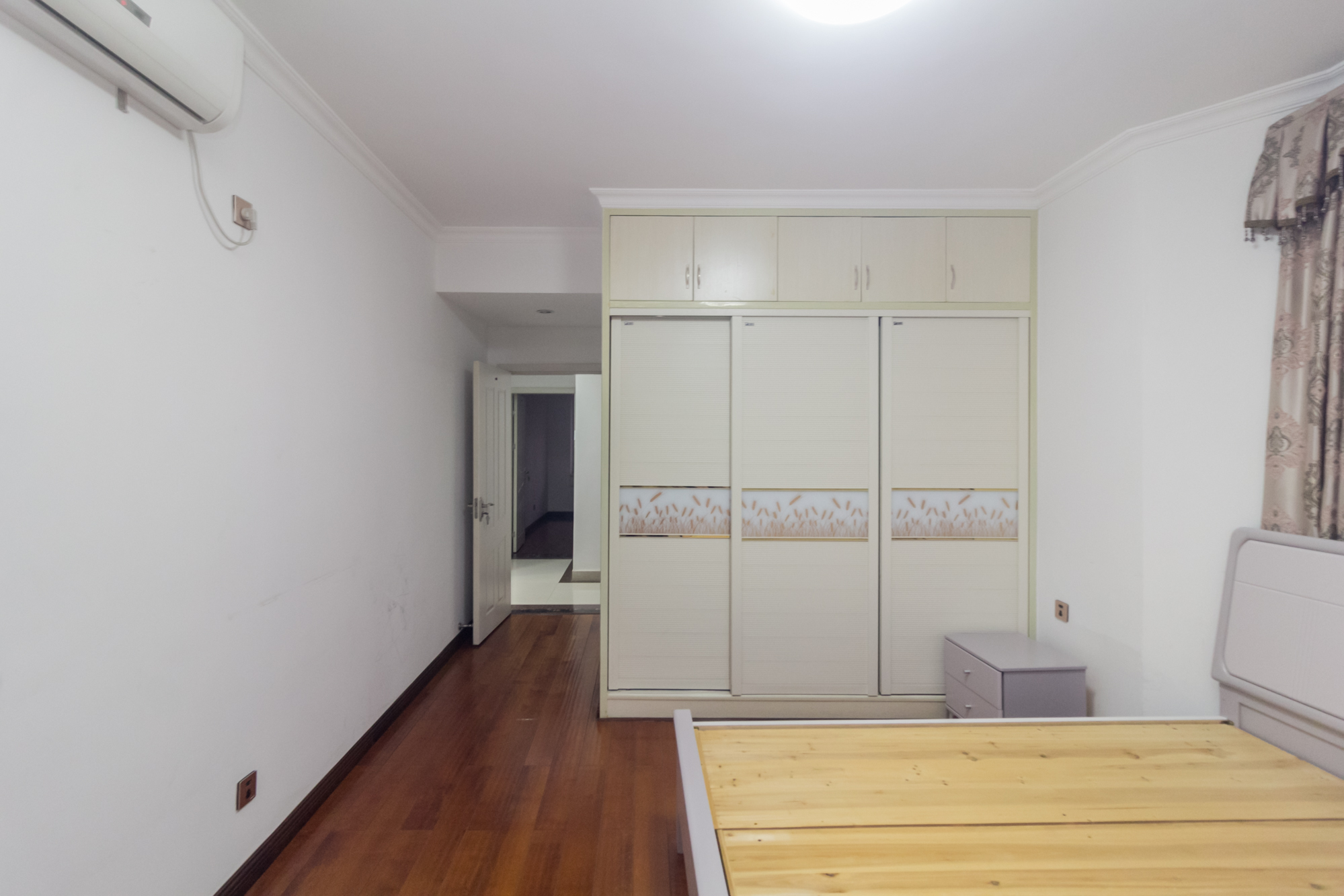 康桥长郡  4室2厅1卫    107.9万卧室