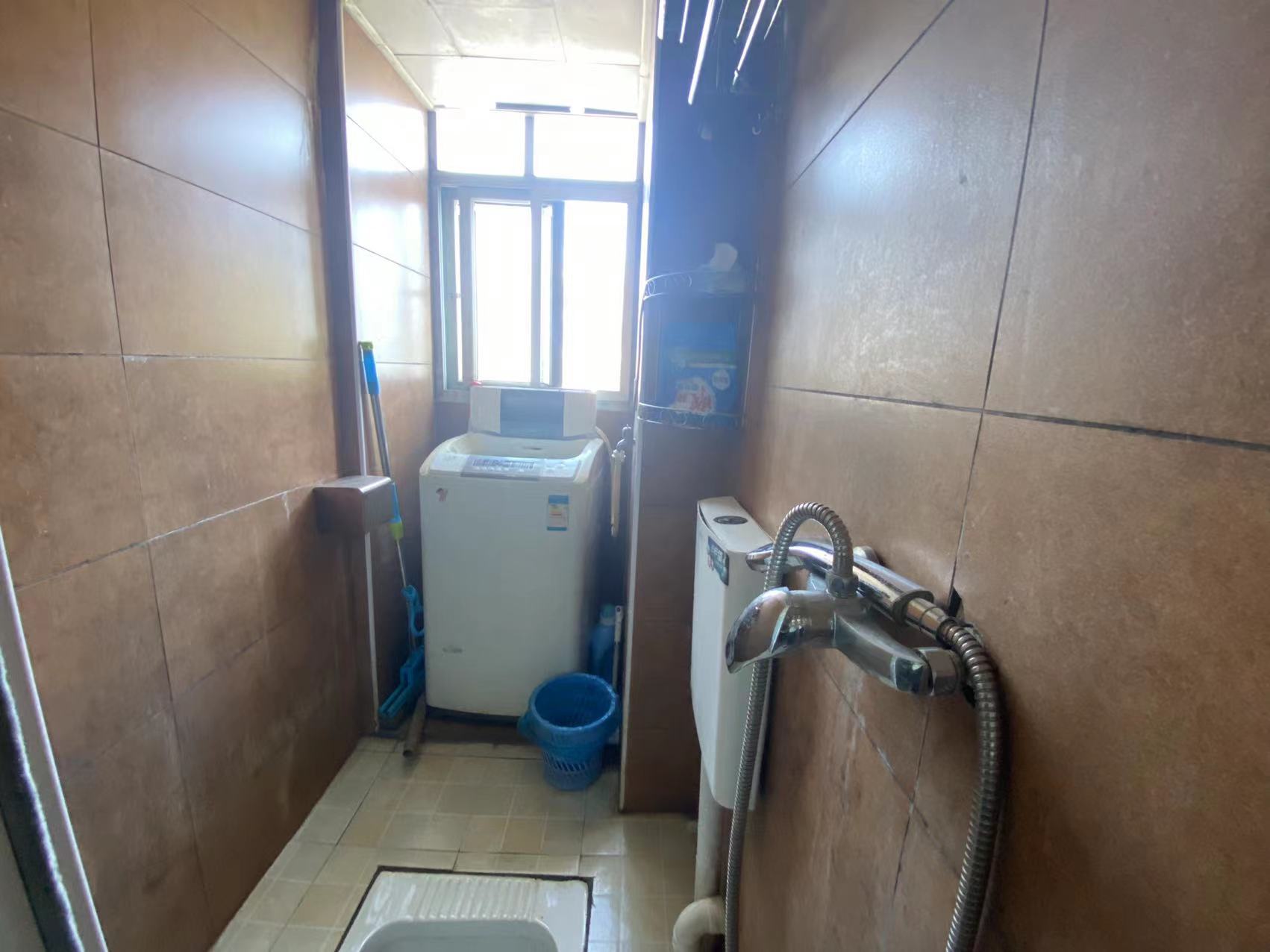 人民中路 2室1厅1卫 25.0万 人民中路 2室1厅1卫 25.0万室内图