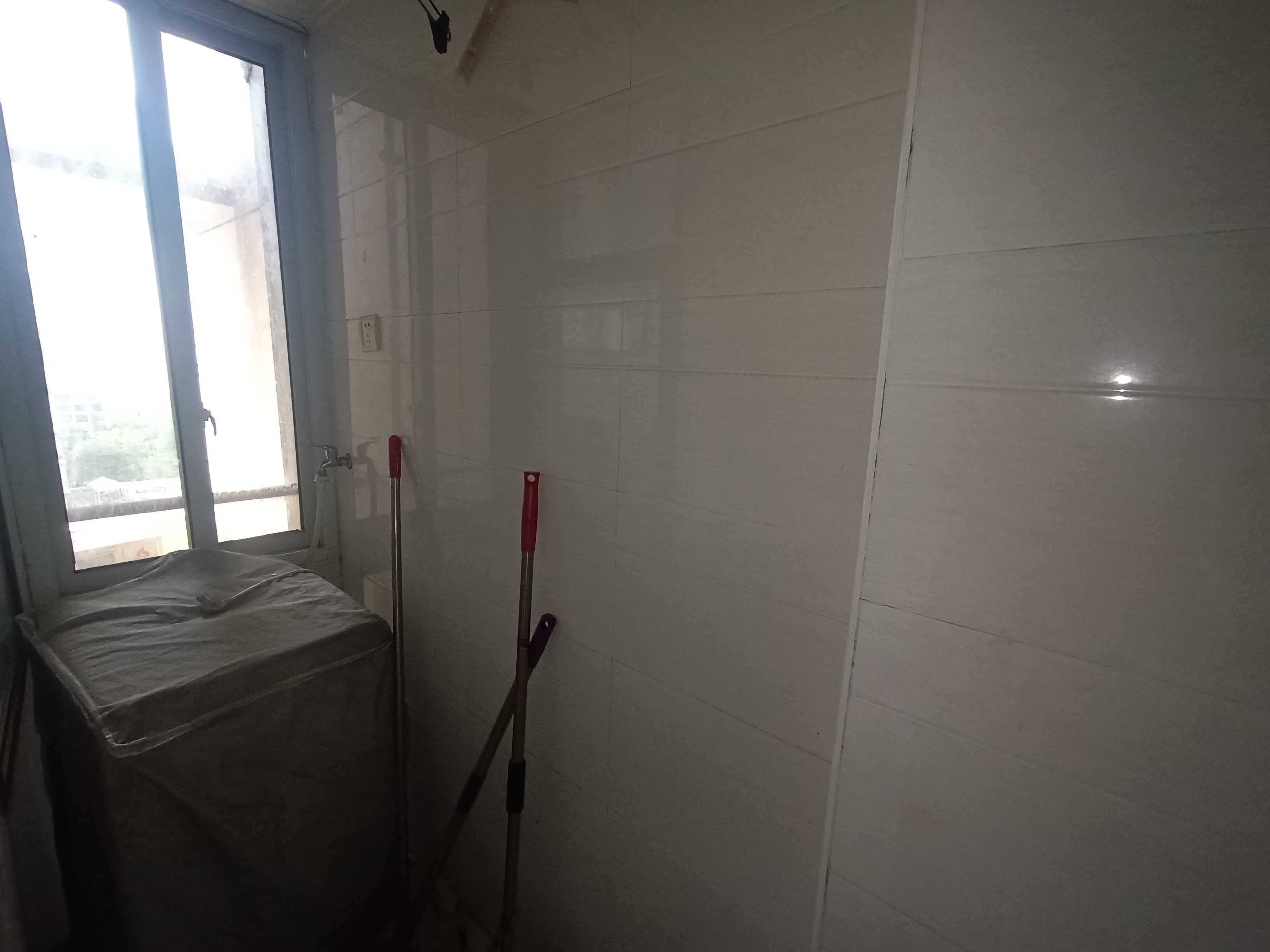 慈善大厦  1室1厅1卫    30.0万 慈善大厦  1室1厅1卫    30.0万室内图