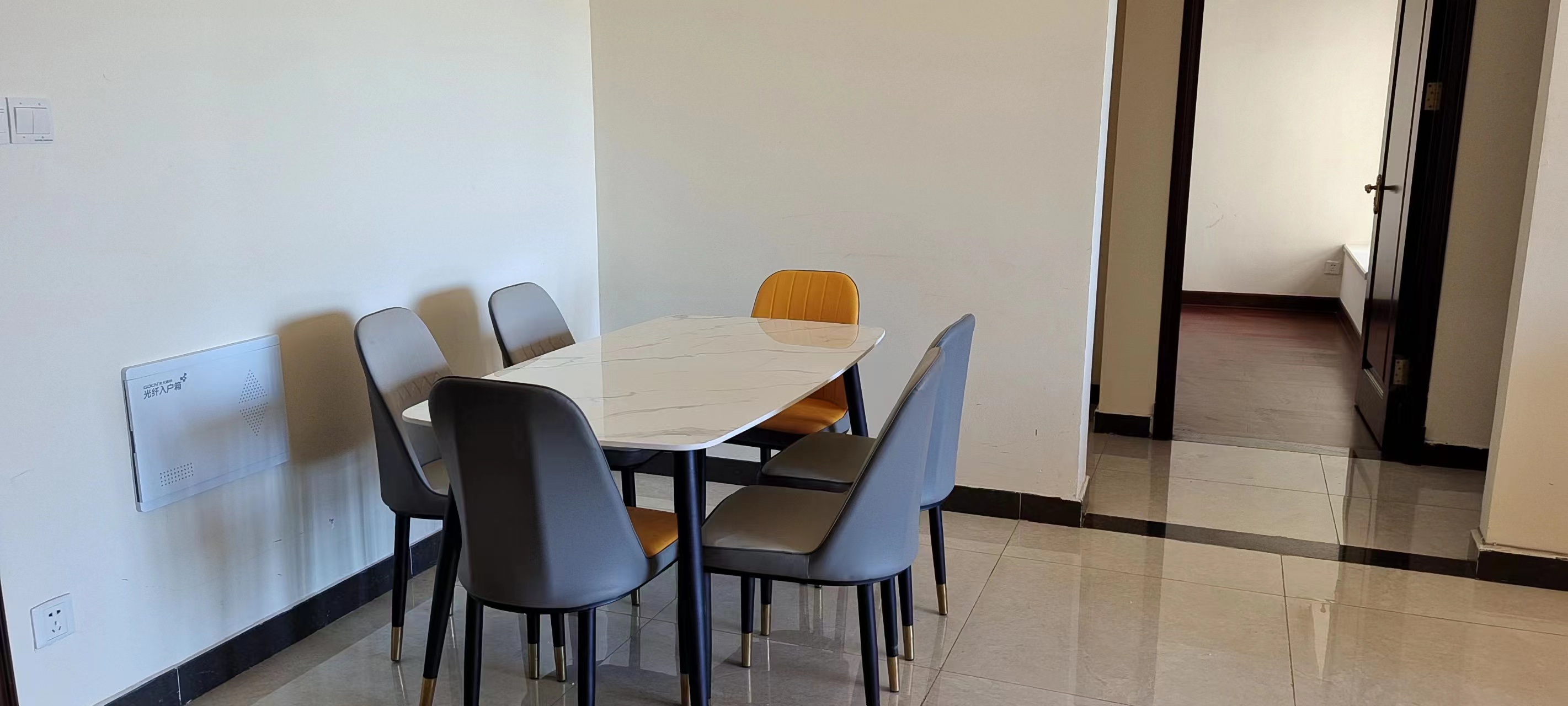 恒大华府 3室2厅2卫 102.0万 恒大华府 3室2厅2卫 102.0万室内图