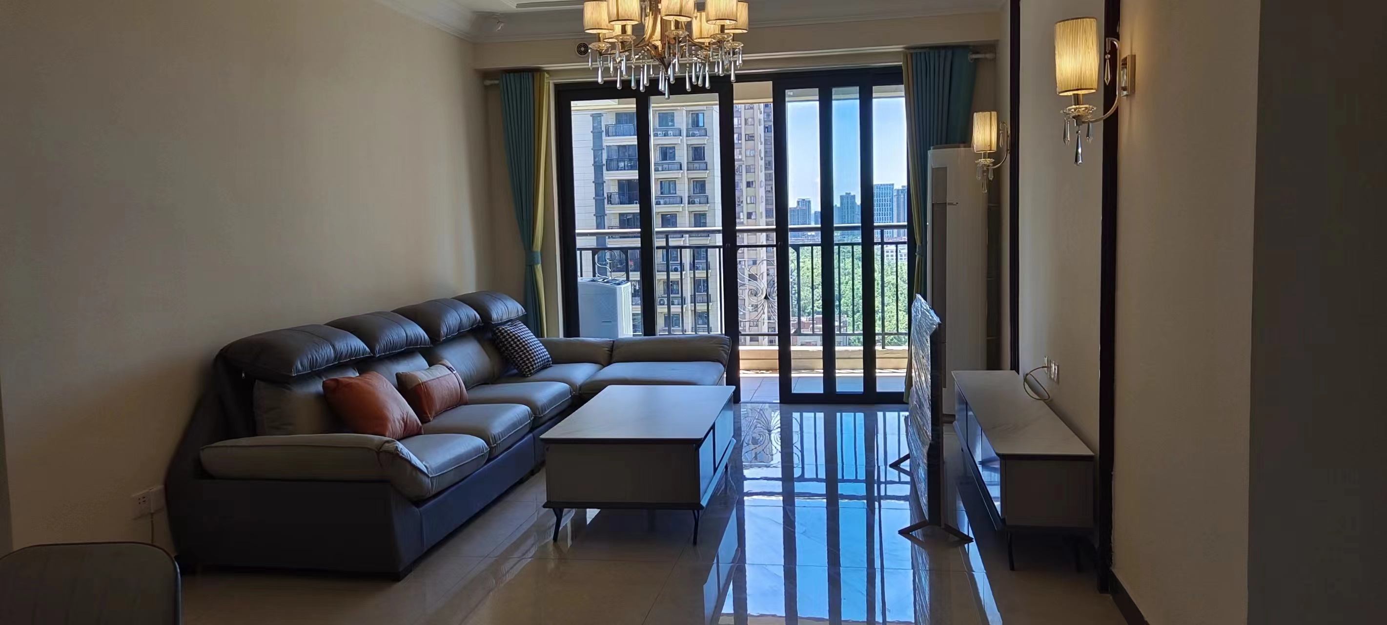 恒大华府 3室2厅2卫 102.0万 恒大华府 3室2厅2卫 102.0万室内图