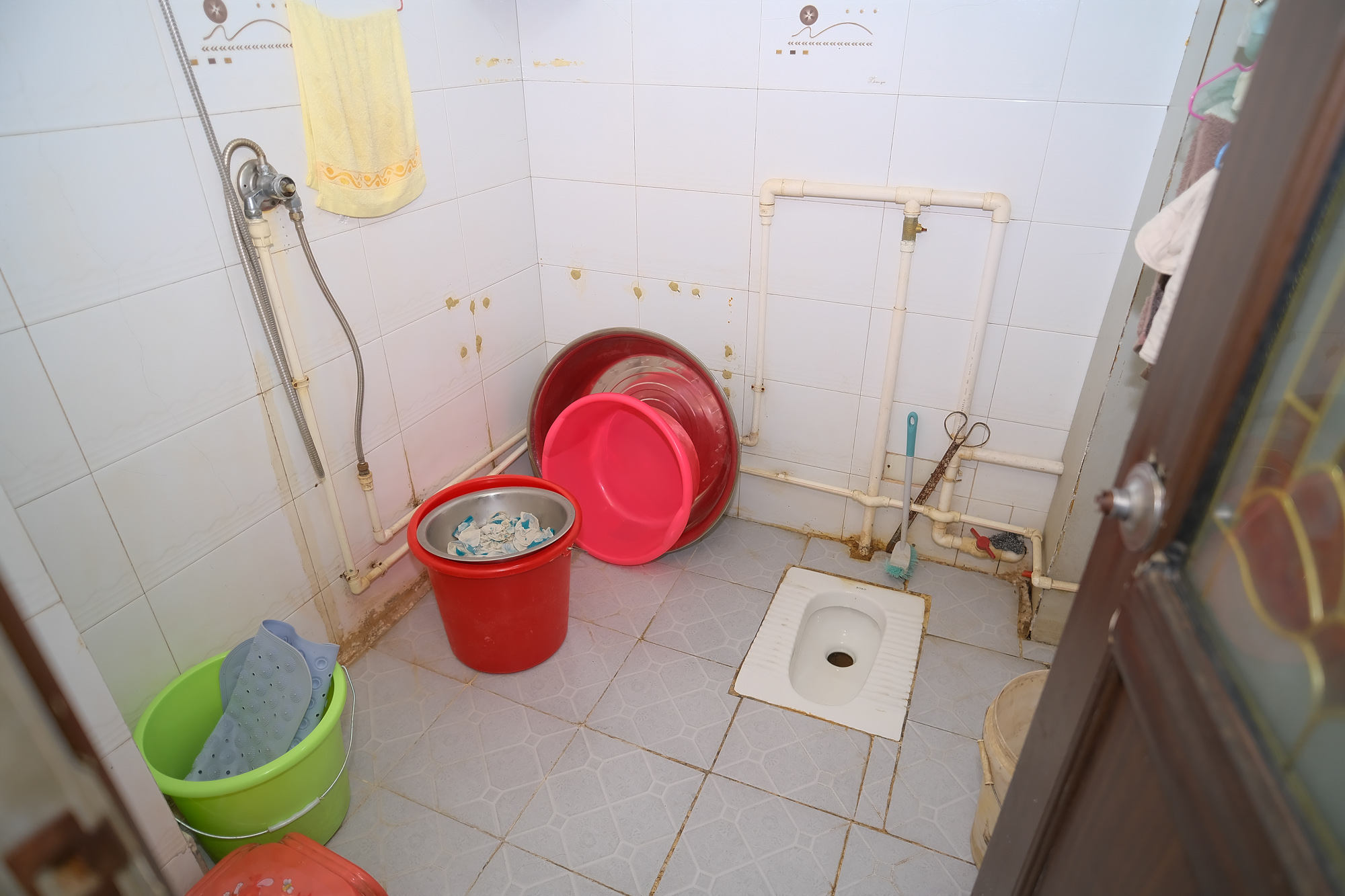 中南汽车世界  2室2厅1卫    39.8万 中南汽车世界  2室2厅1卫    39.8万卫生间