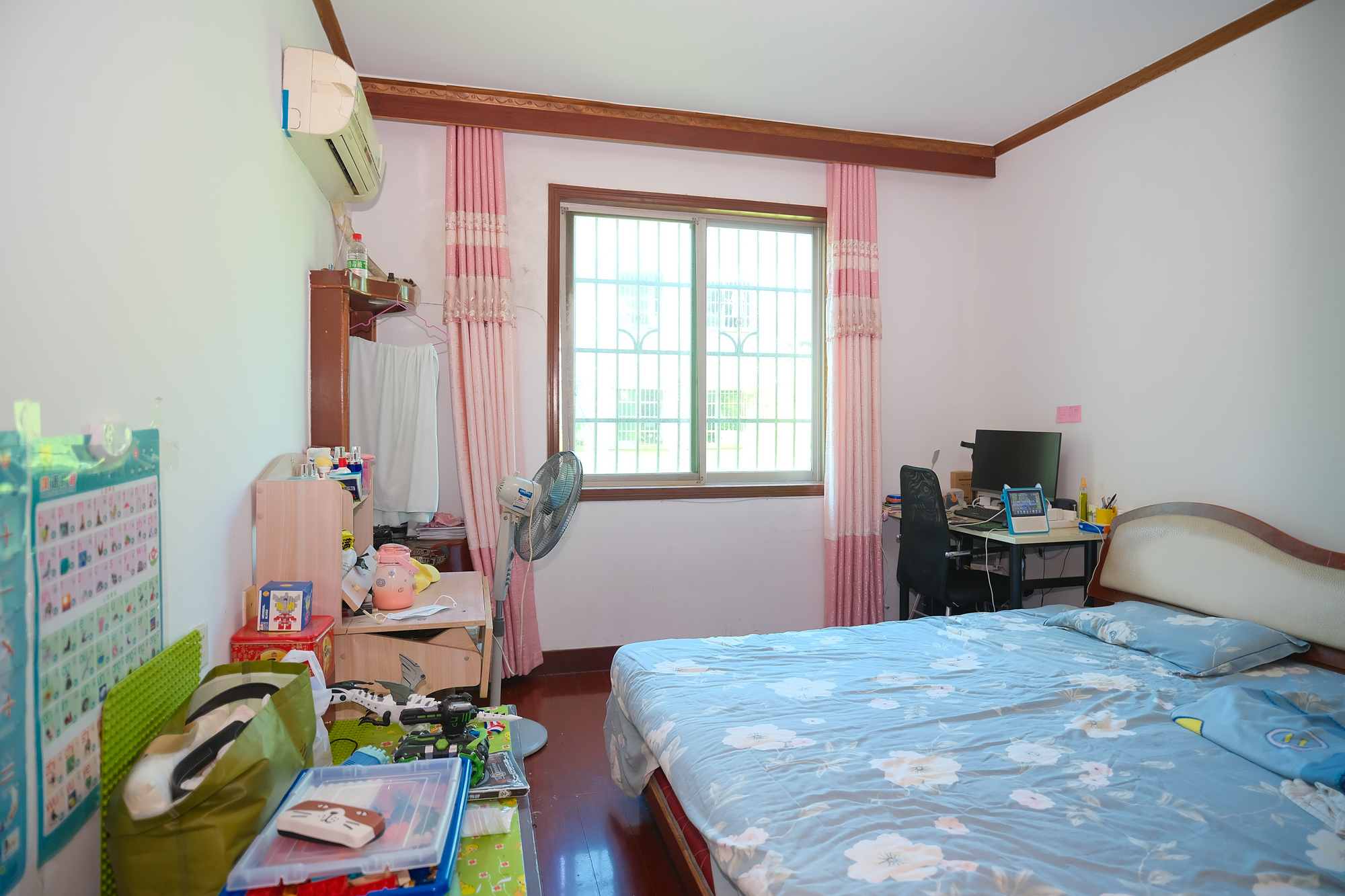 中南汽车世界  2室2厅1卫    39.8万 中南汽车世界  2室2厅1卫    39.8万卧室