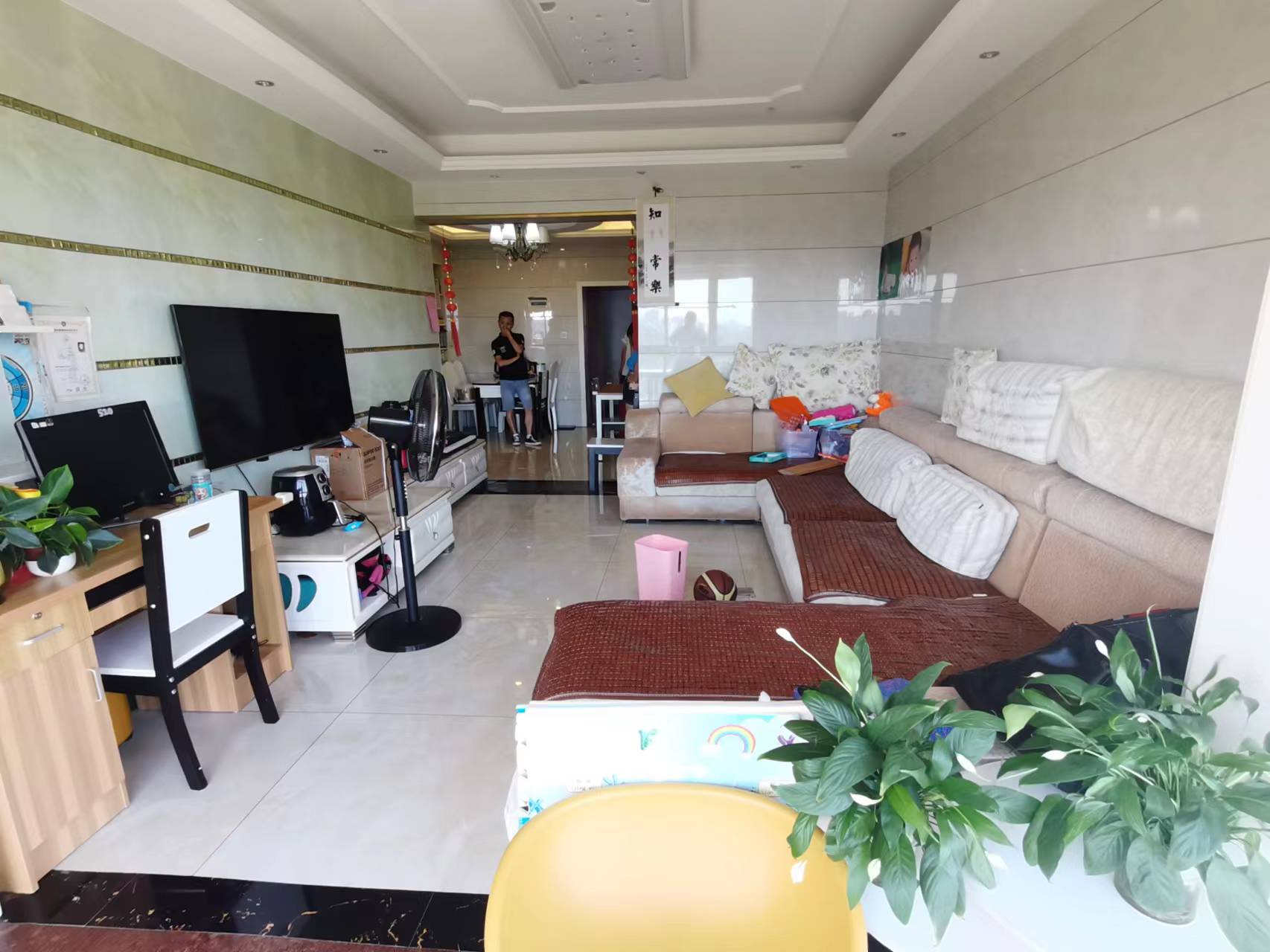 曼哈顿花园  2室2厅1卫    58.0万 曼哈顿花园  2室2厅1卫    58.0万