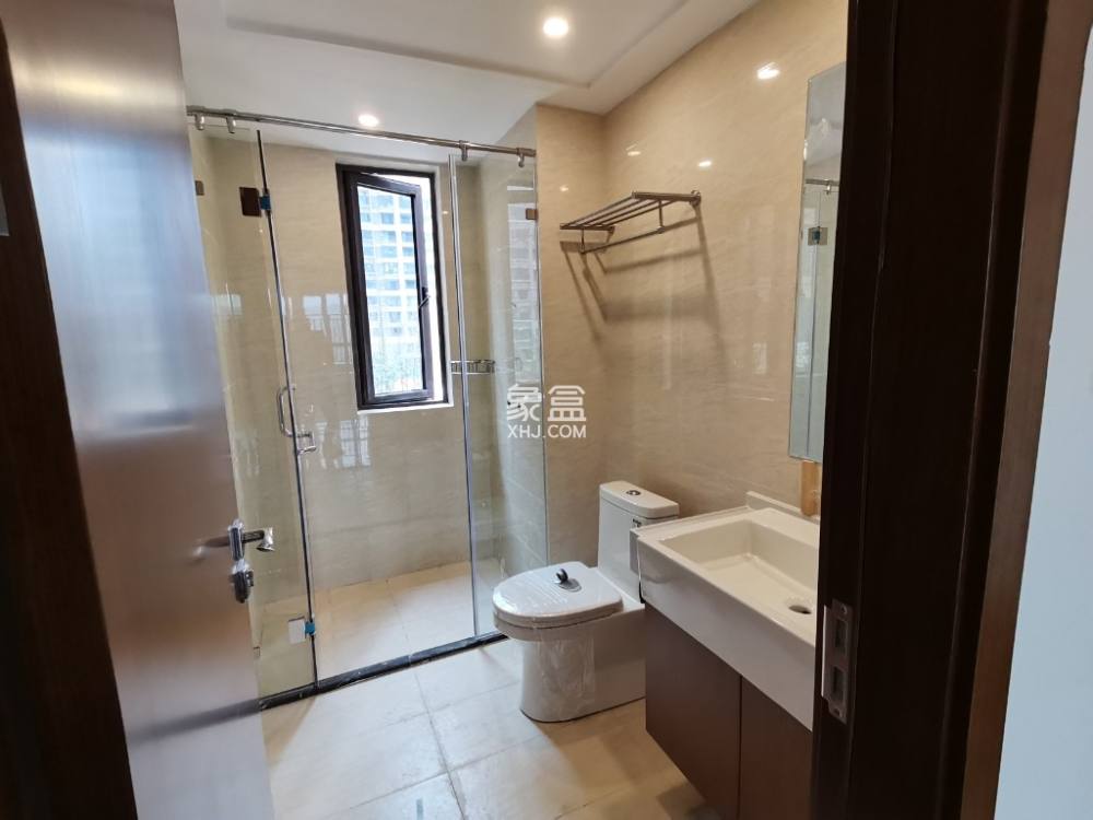 翡翠公园(北大资源) 4室2厅2卫 112.0万 翡翠公园(北大资源) 4室2厅2卫 112.0万室内图